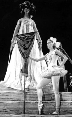 Rebekah Harkness performing Alvin Ailey's "Macumba" in Barcelona Spain