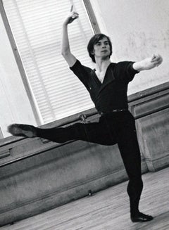Rudolf Nureyev in dance class