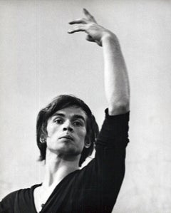 Rudolf Nureyev in dance class