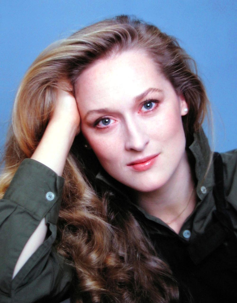 Vente spéciale encadrée Meryl Streep Color portrait imprimé pigmentaire d'archives - Photograph de Jack Mitchell