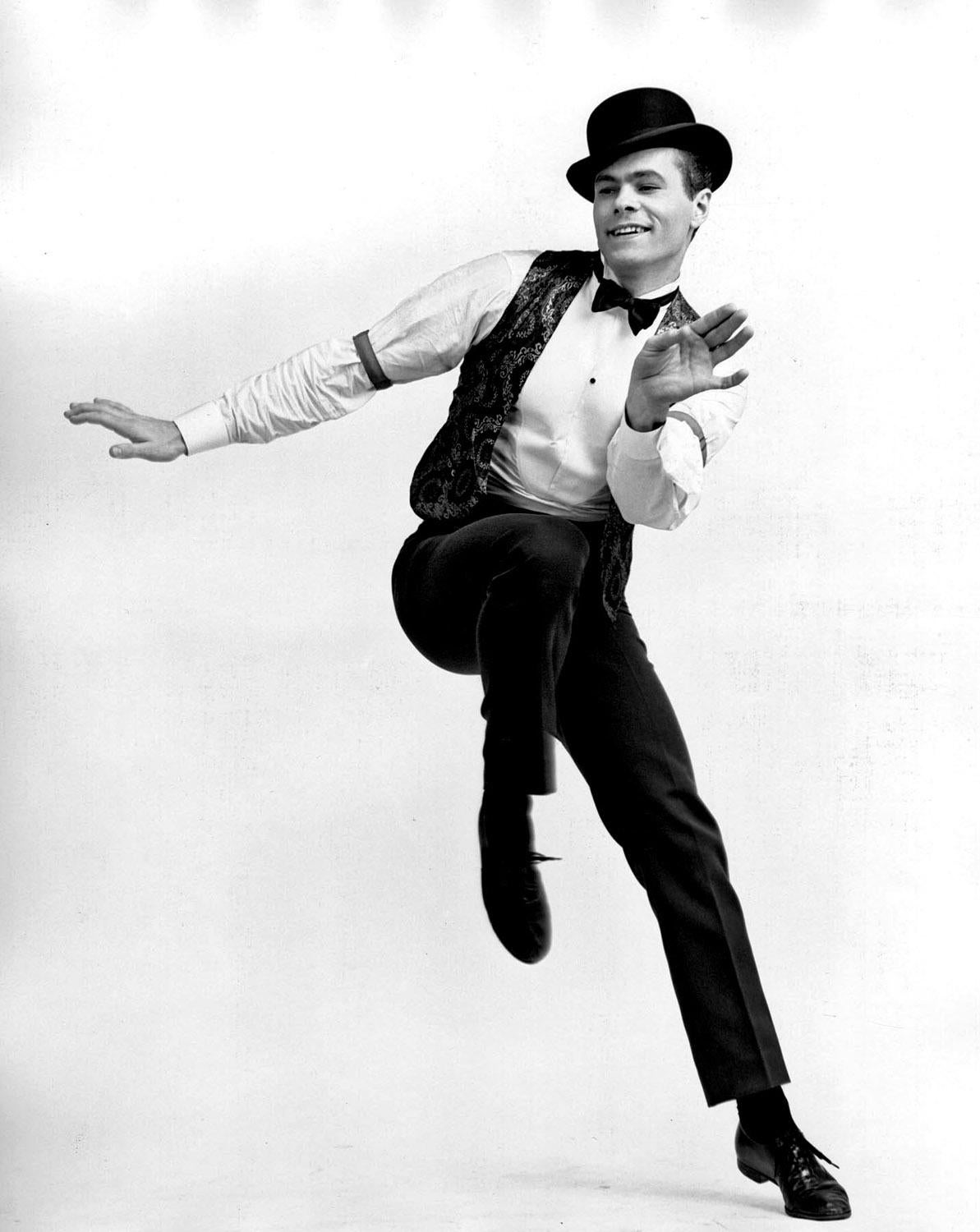 Jack Mitchell Black and White Photograph - Swen Swenson in "Little Me" on Broadway