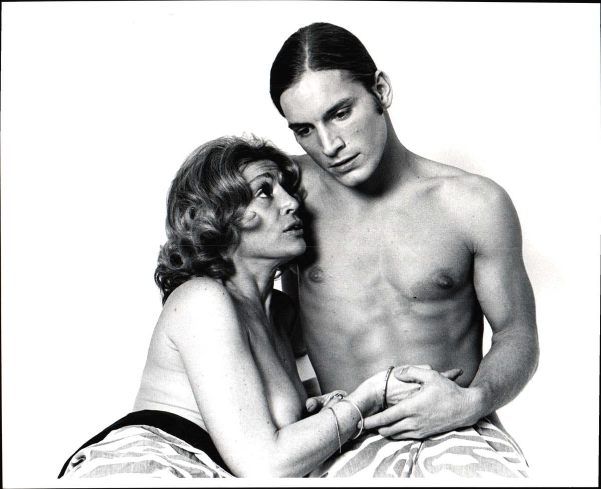 Jack Mitchell Nude Photograph – Warhol Superstars Joe Dallesandro & Sylvia Miles in „Heat“-Nackt für „After Dark“