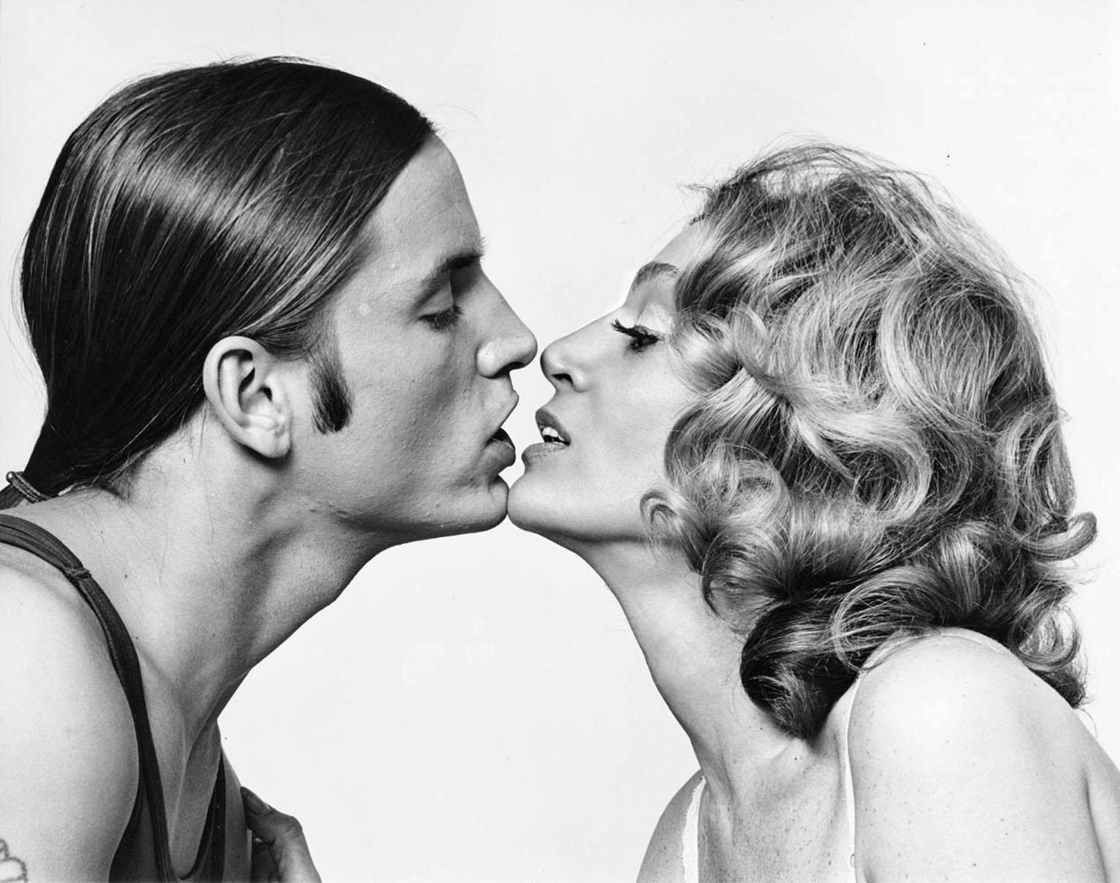 Black and White Photograph Jack Mitchell - Warhol Superstars Sylvia Miles, Joe Dallesandro, stars de « Heat » pour After Dark