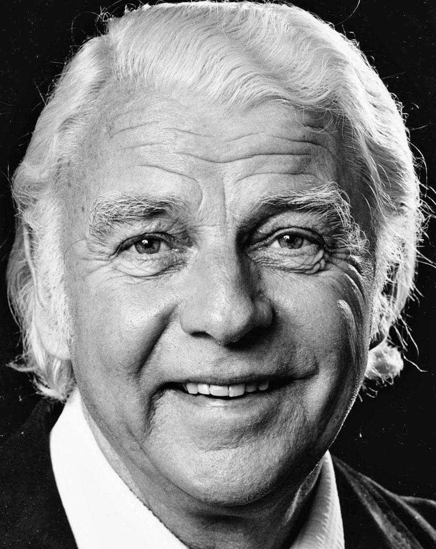 Escritor, dramaturgo y actor galés Emlyn Williams, firmado por Jack Mitchell en venta 1