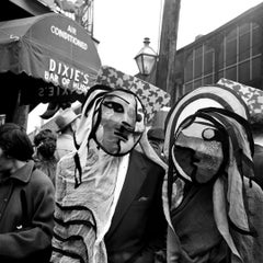 Jeune fille avant un Mardi Gras