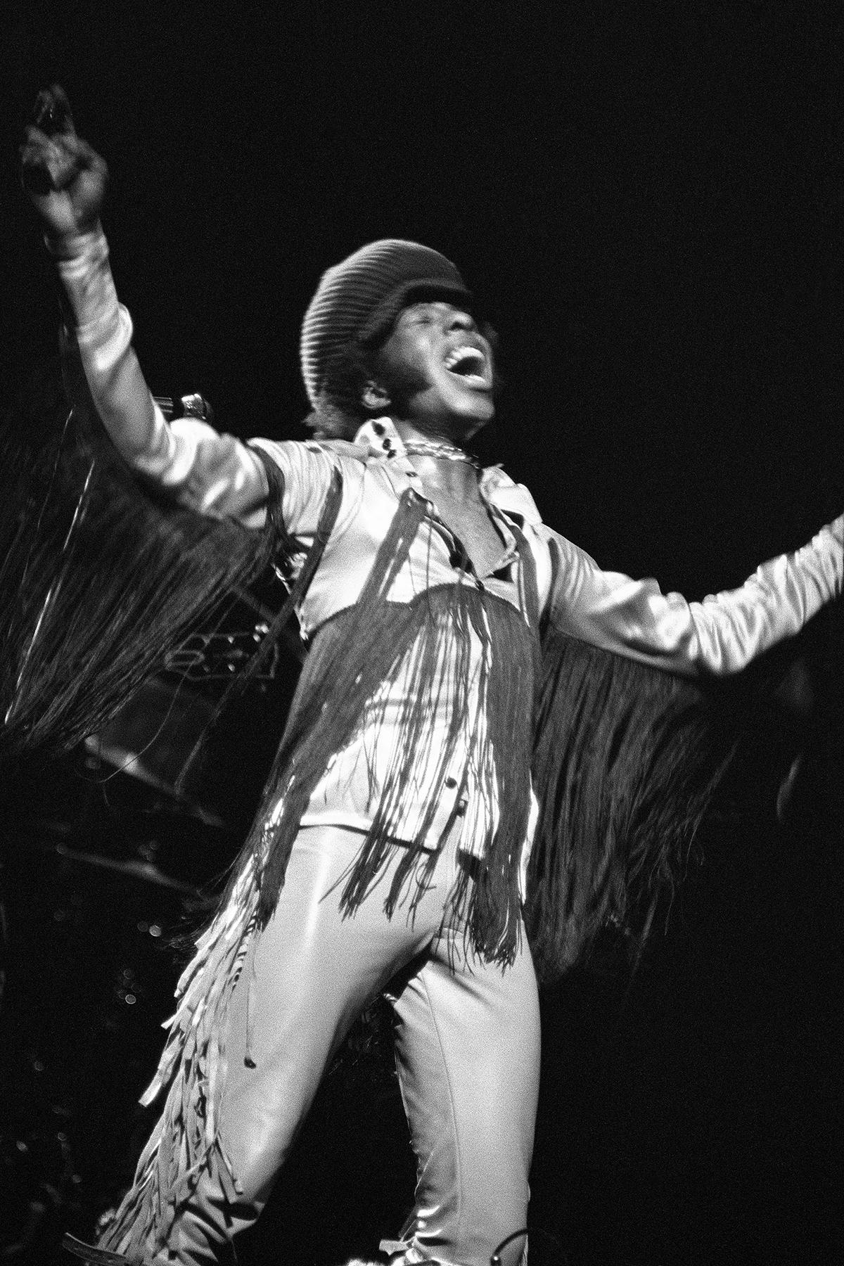 Jack Robinson Black and White Photograph – Sly Stone at Soul Together: Sly Stone