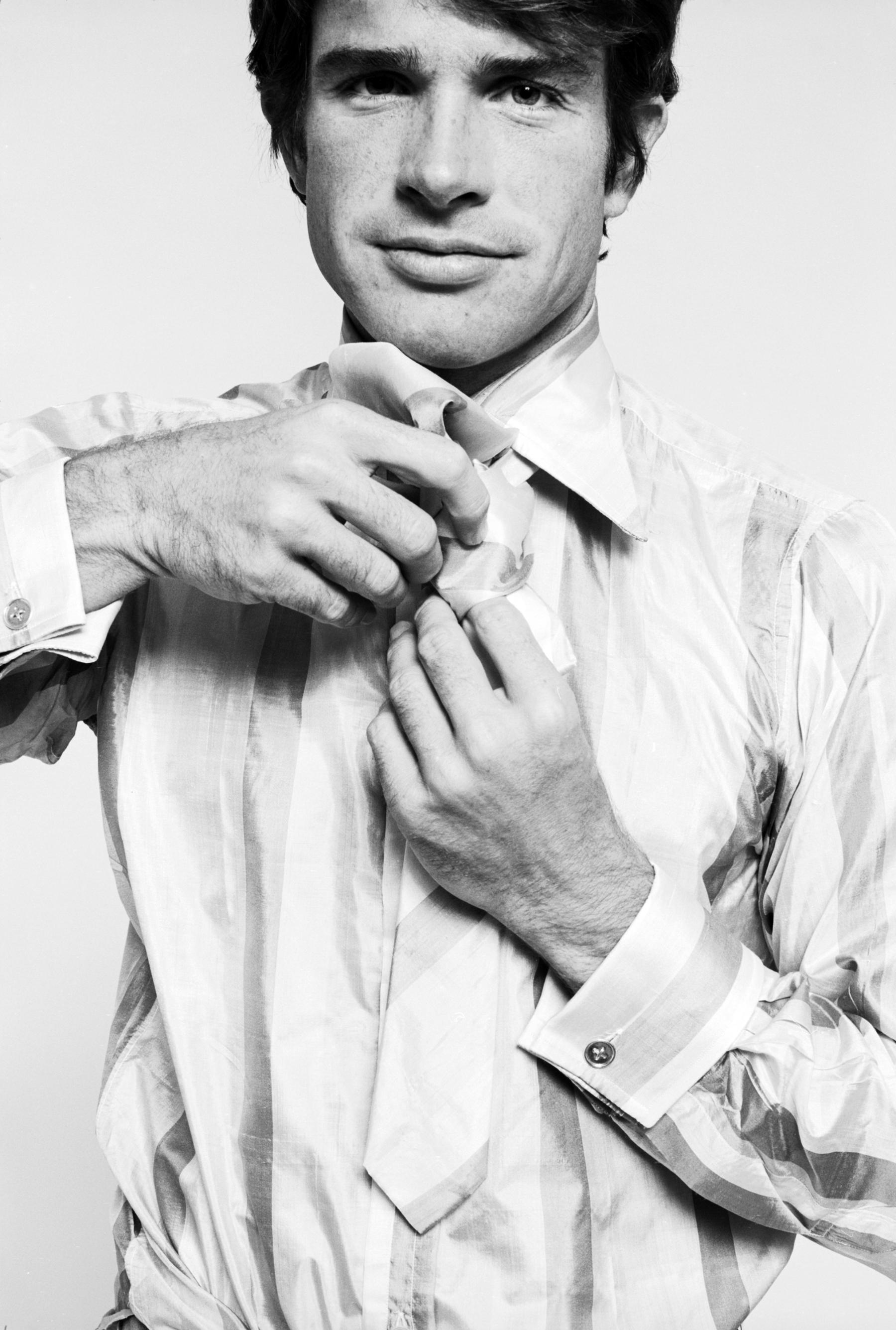 Black and White Photograph de Jack Robinson - Warren Beatty, impresión en gelatina de plata