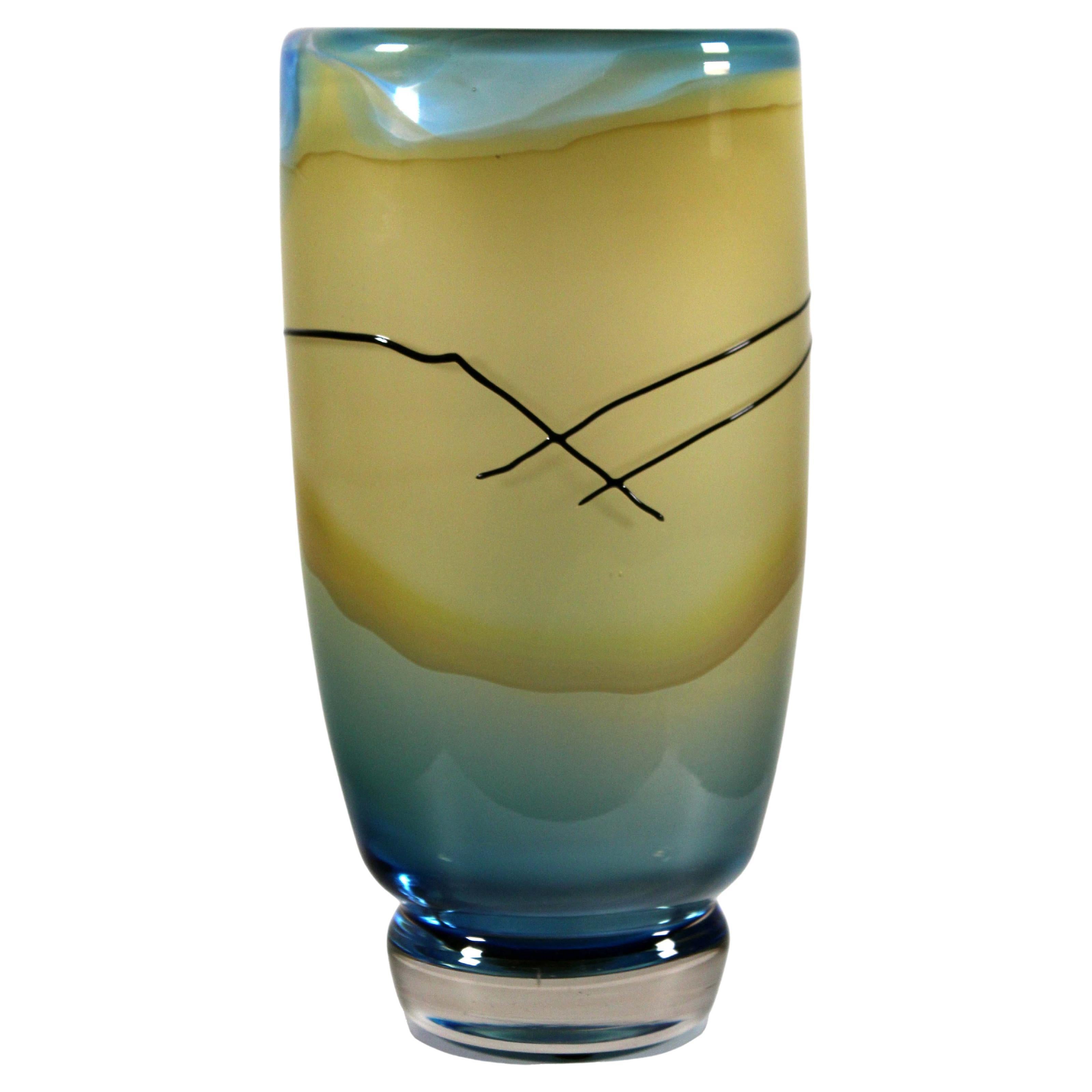 Vase en verre soufflé à la main jaune et bleu du studio postmoderne Jack Schmidt, 1986 en vente