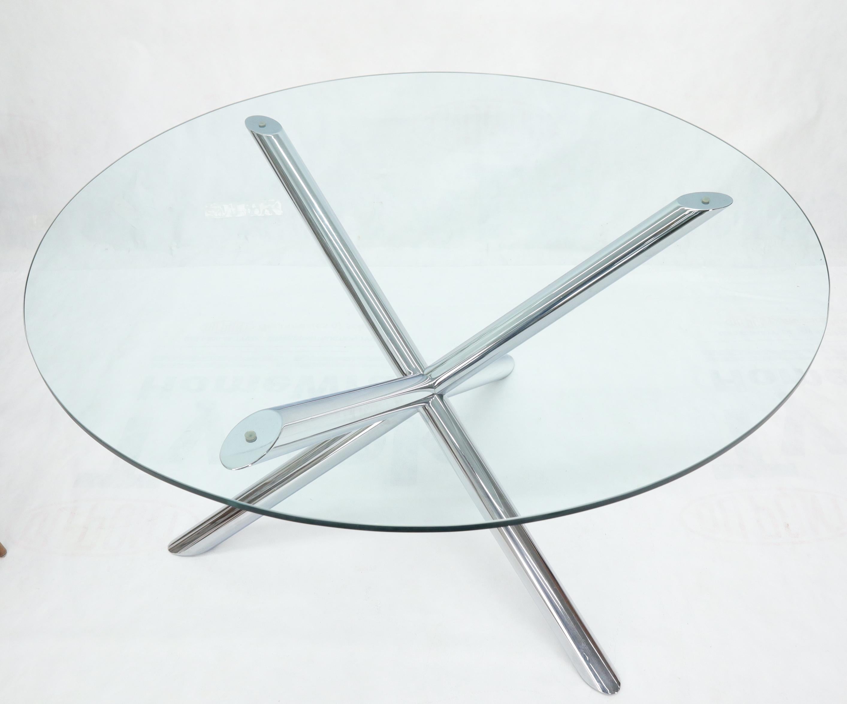 Mid-Century Modern Grande table de salle à manger en forme de Jack avec plateau rond en verre chromé poli en vente