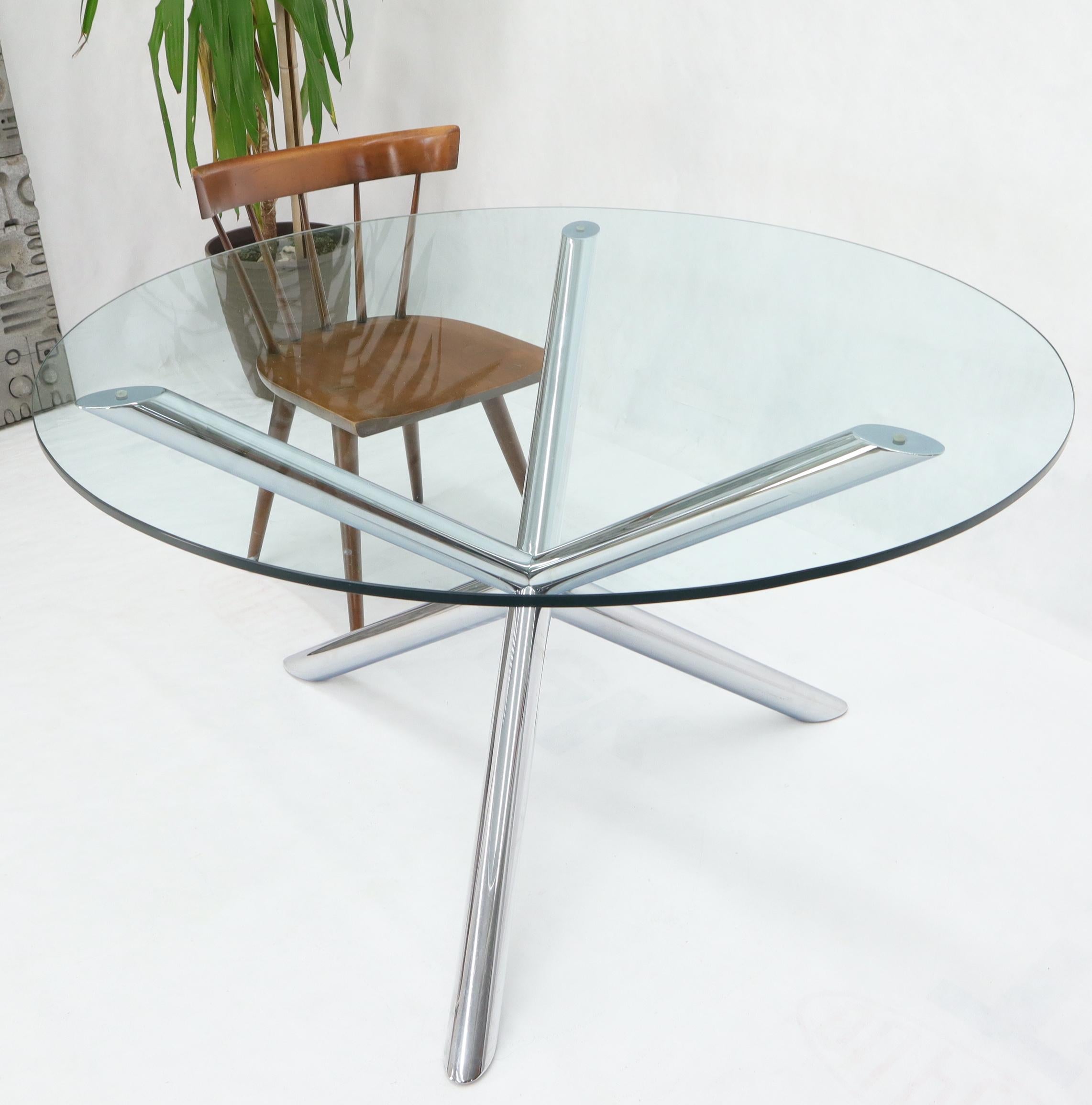 20th Century Jack Shape Large Polished Chrome Round Glass Top Dining Table For Sale
