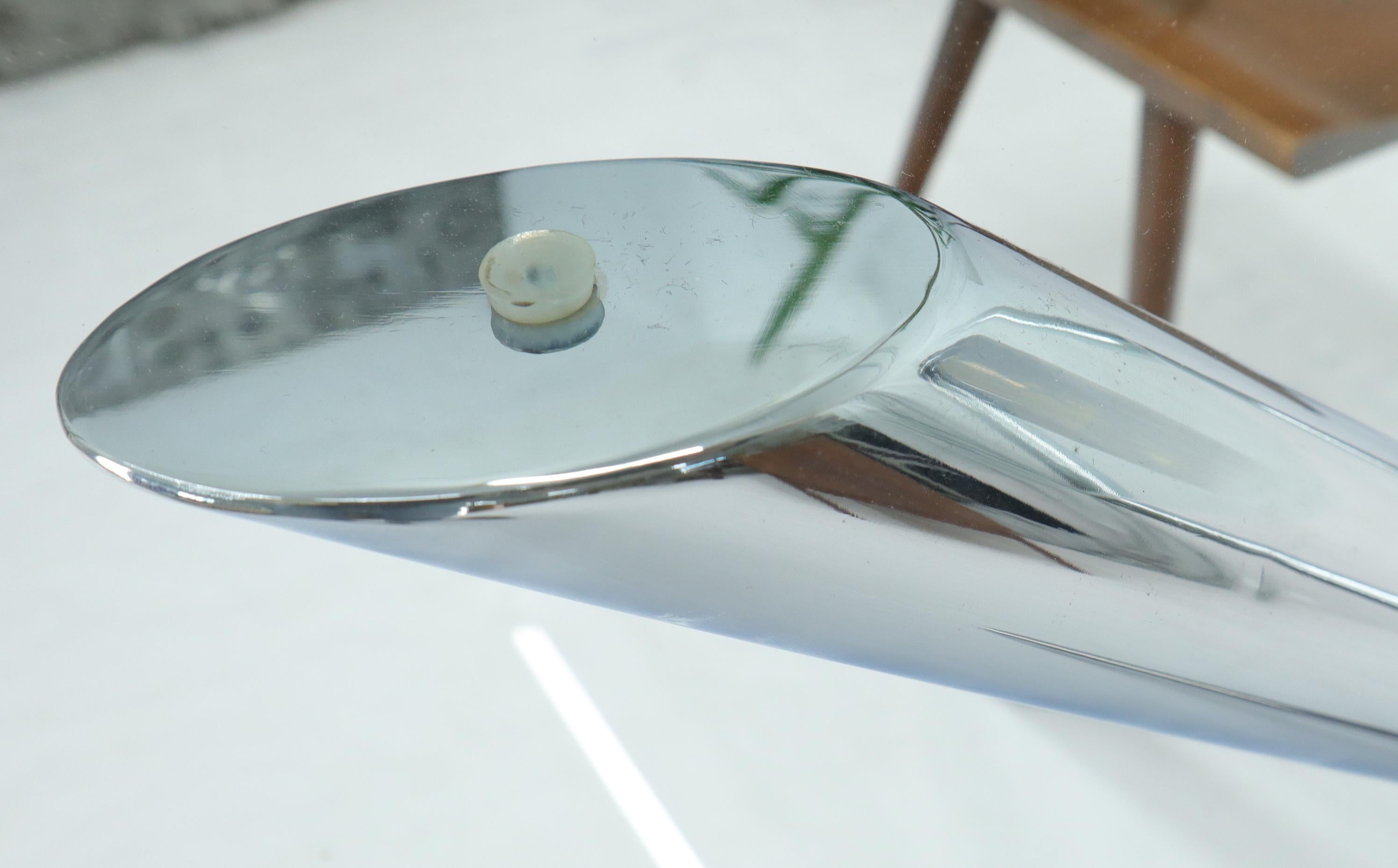 Grande table de salle à manger en forme de Jack avec plateau rond en verre chromé poli en vente 2