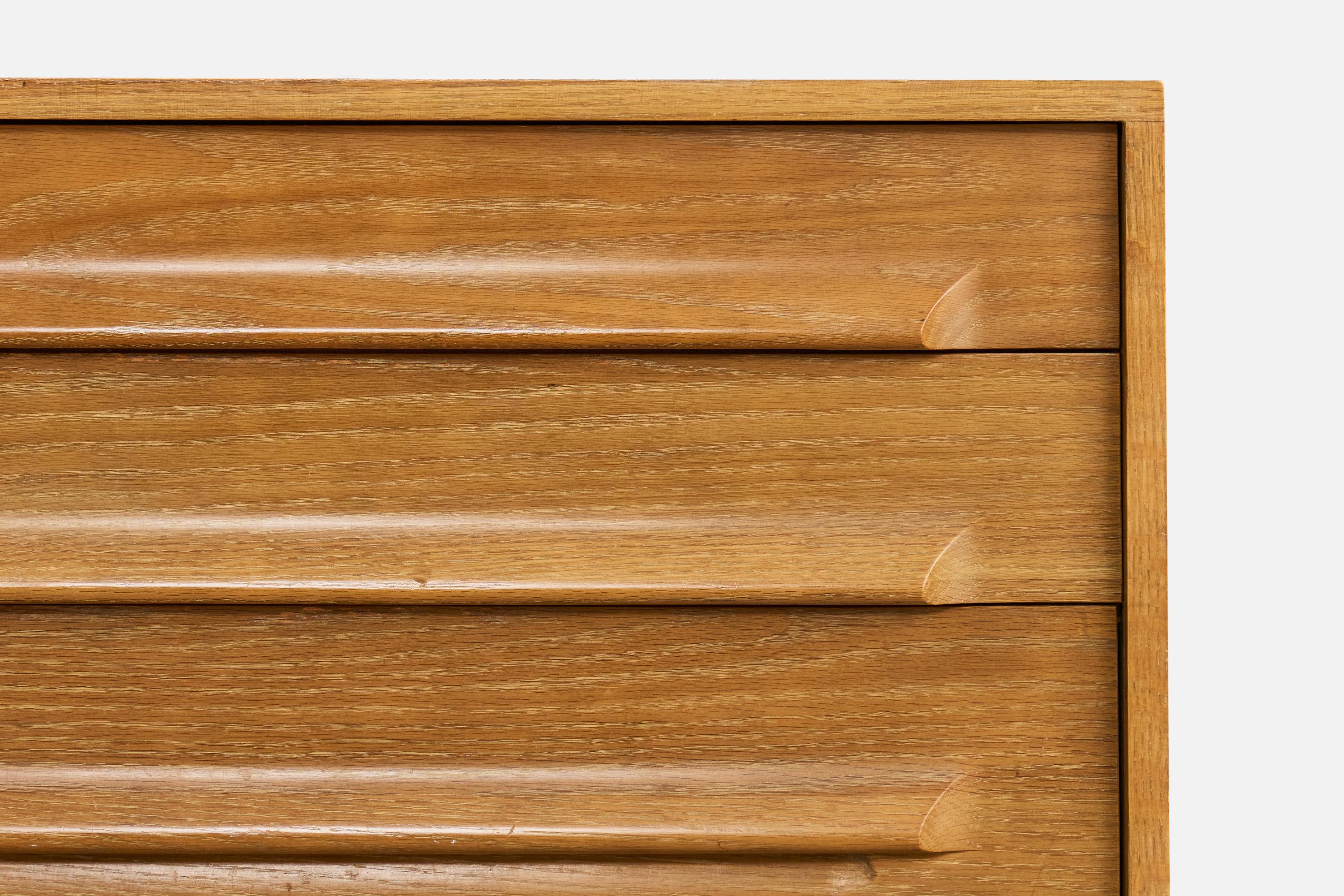 Jack Van der Molen, Cómoda, Roble, EE.UU., Década de 1950 en Bueno estado para la venta en High Point, NC