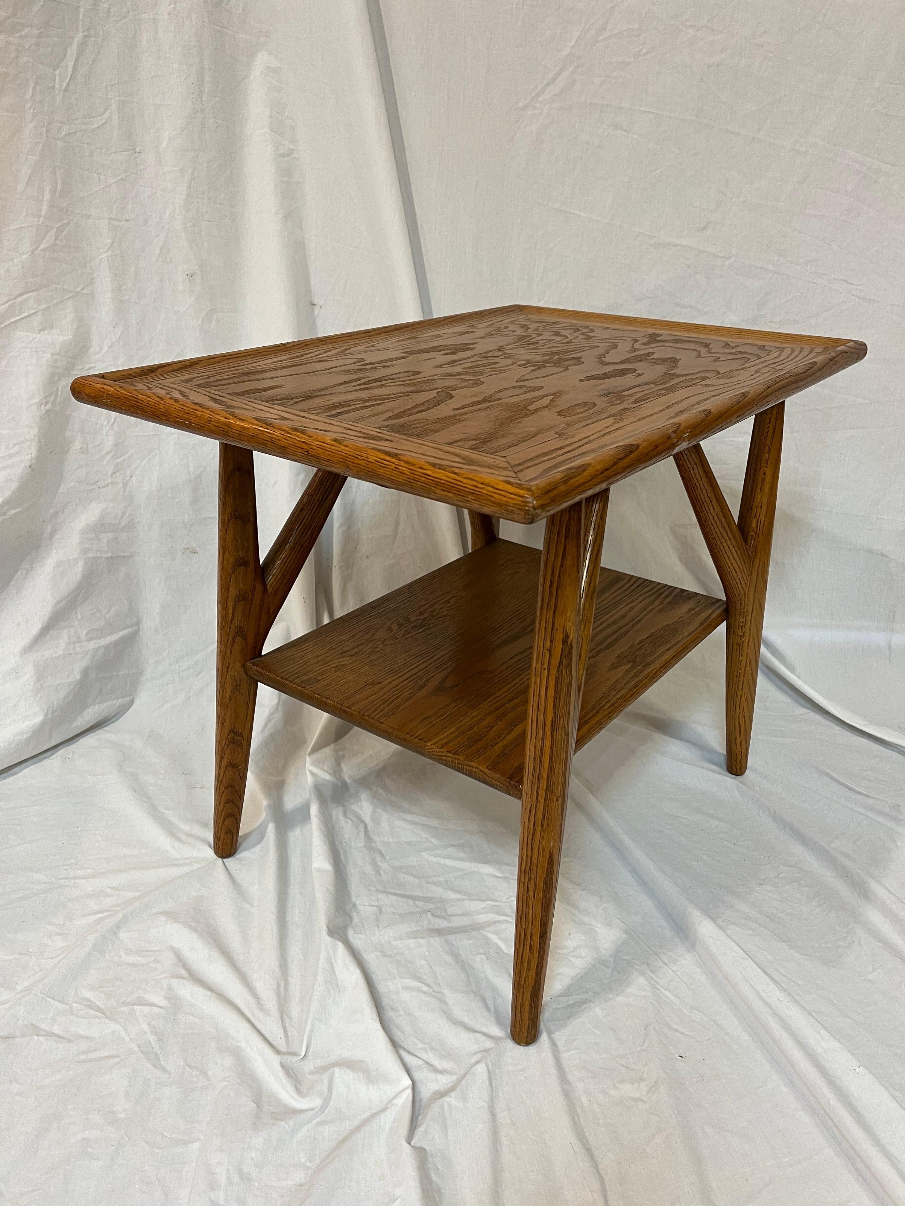 Jack Van Der Molen Table d'appoint en bois de chêne Design américain moderne du milieu du siècle en vente 3