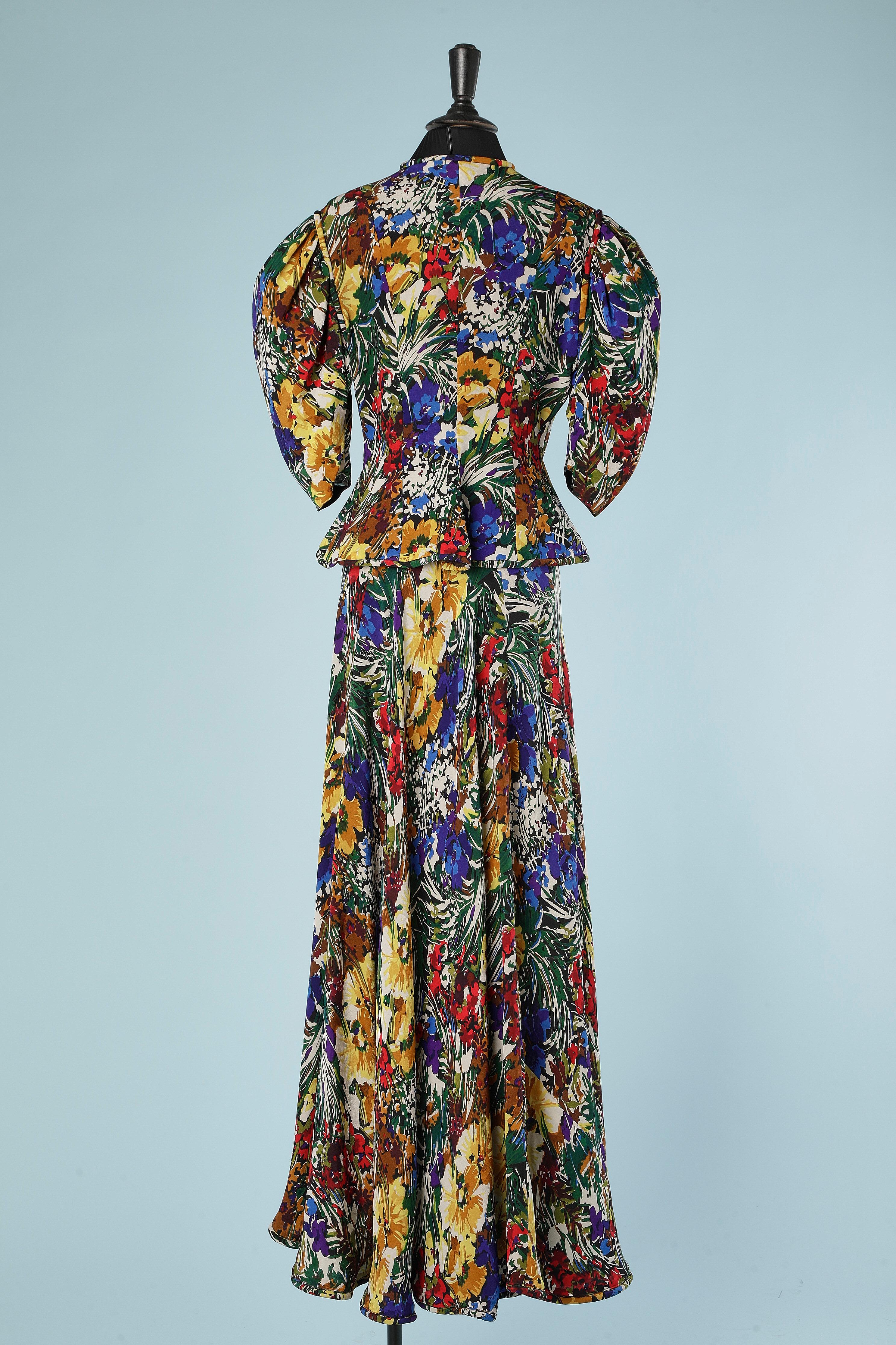 Veste et robe du soir en crêpe imprimé fleurs Circa 1930  en vente 1