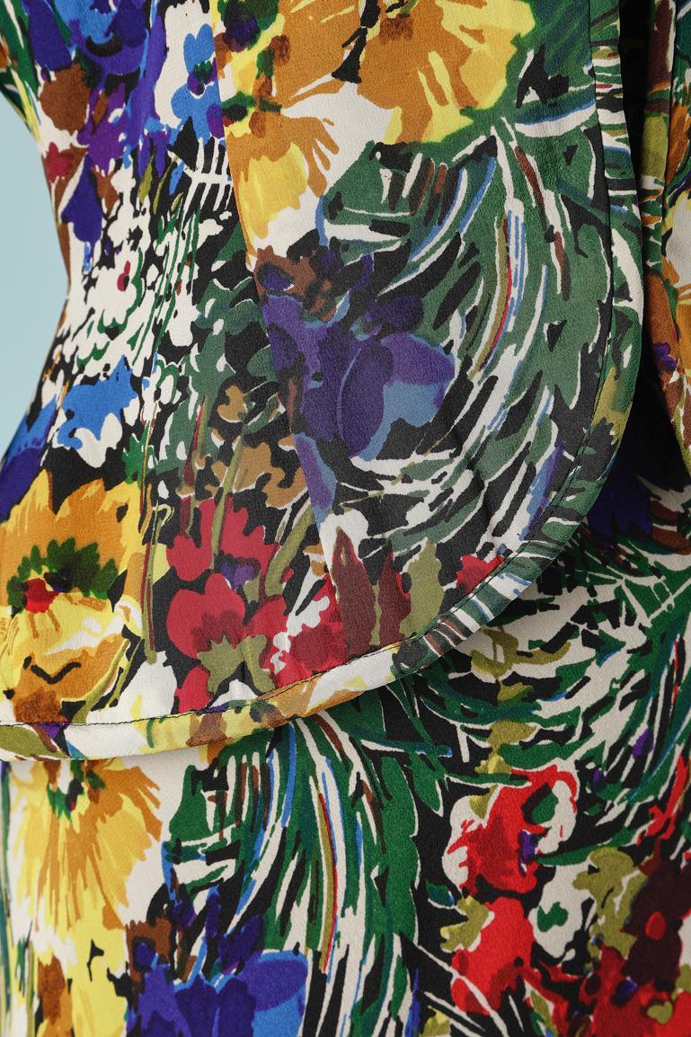 Jacke und Abendkleid aus mit Blumen bedrucktem Crêpe CIRCA 1930er Jahre  im Angebot 3