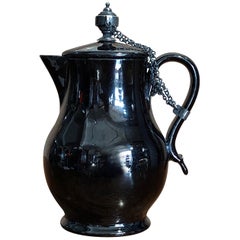 Jackfield Glasurne Krug & Deckel, Silberner Urnenknopf und Tierkopf Terminal, um 1770