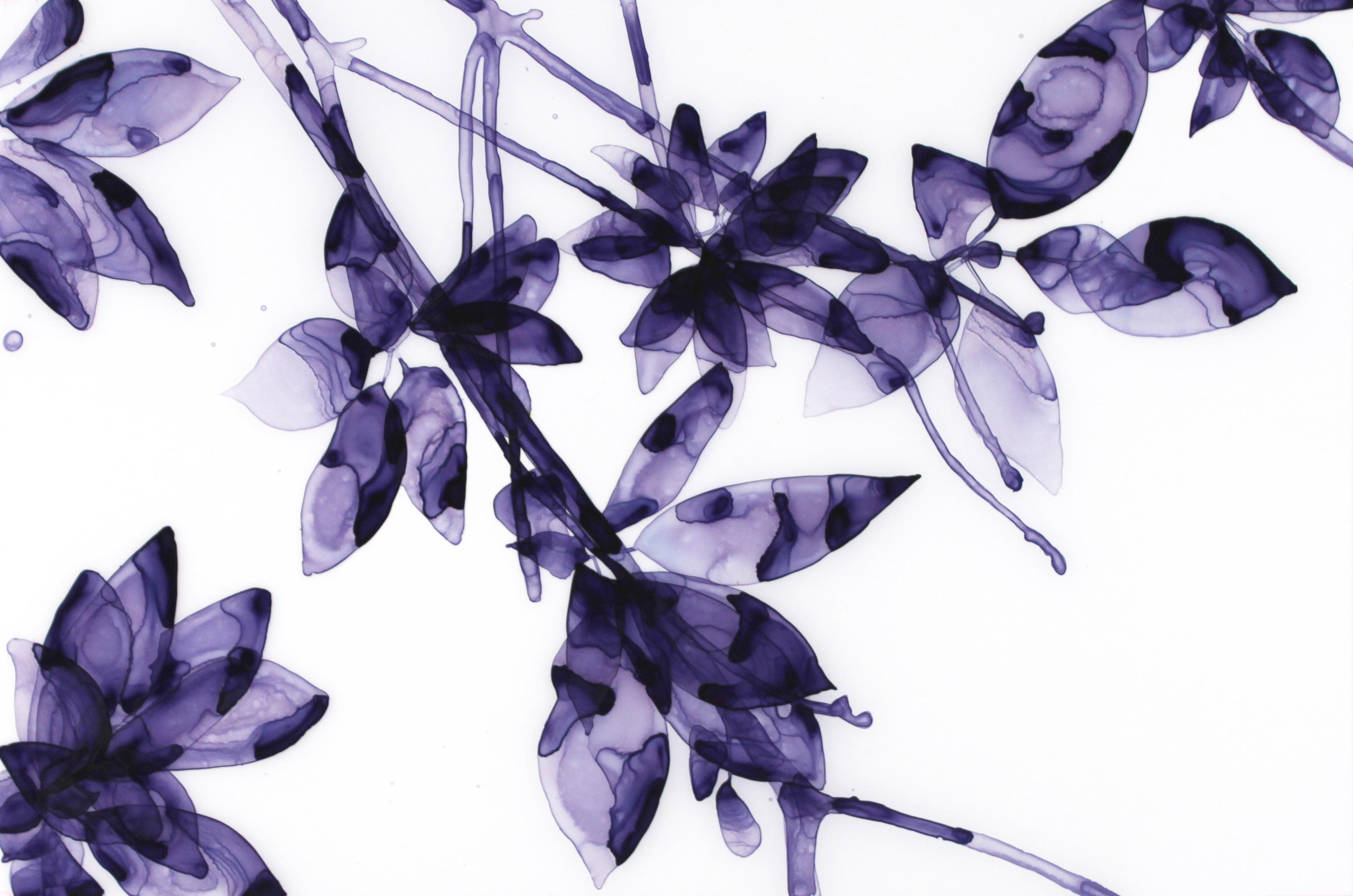 Studio Into the Blue - Pittura contemporanea di alberi botanici viola su Mylar, 2018