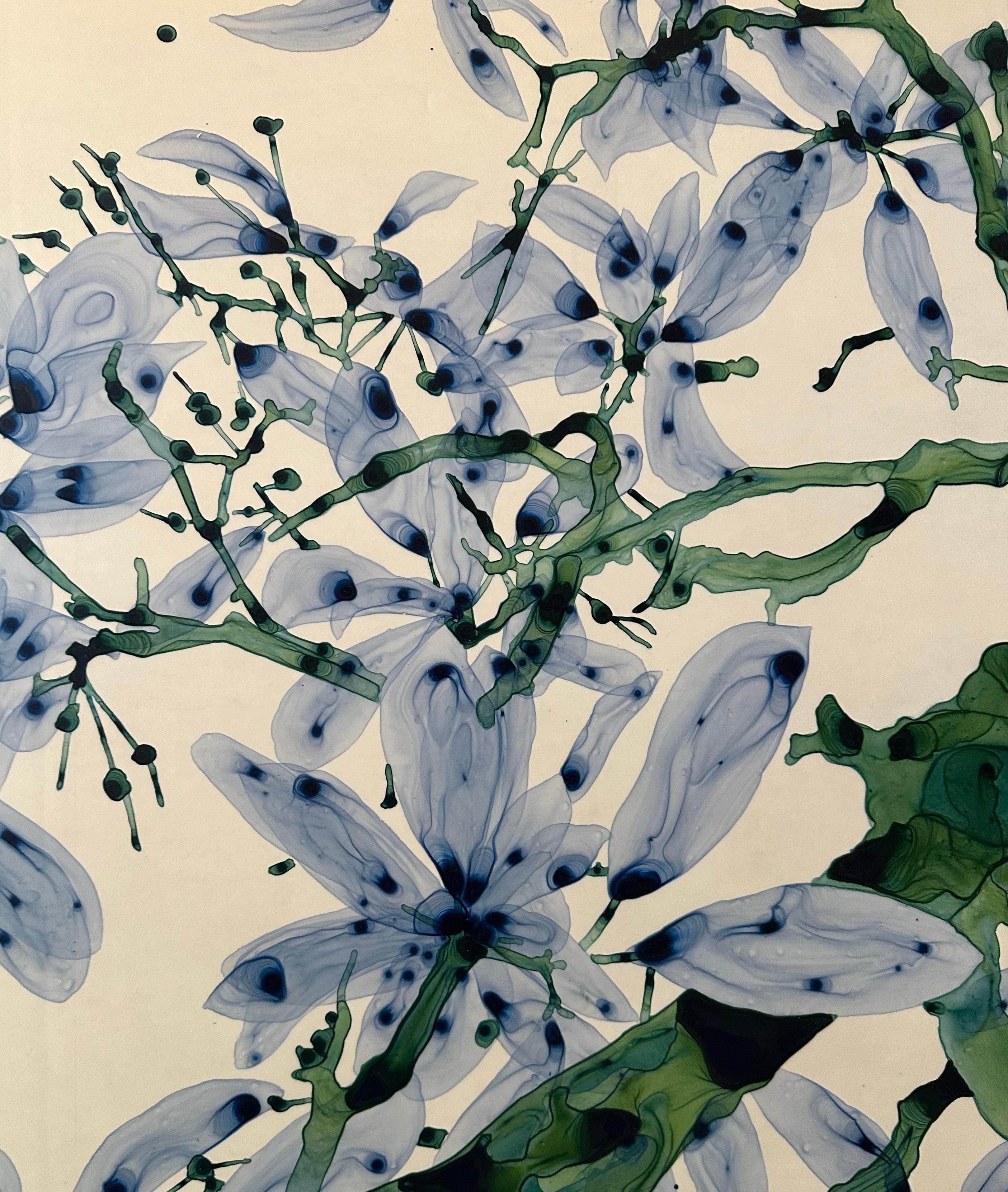 Perse Cs2 - Himmelblaues, dunkelgrünes, blaugrünes, botanisches Baumgemälde in Tealform aus weißem Mylar, 2023 (Zeitgenössisch), Painting, von Jackie Battenfield