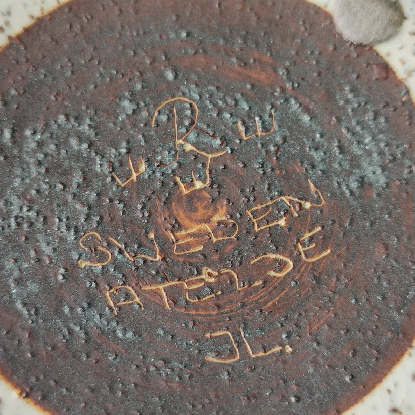 Jackie Lynd Rörstrand Ateljé Vaso in ceramica d'epoca con decorazioni a rilievo di frutta in vendita 3