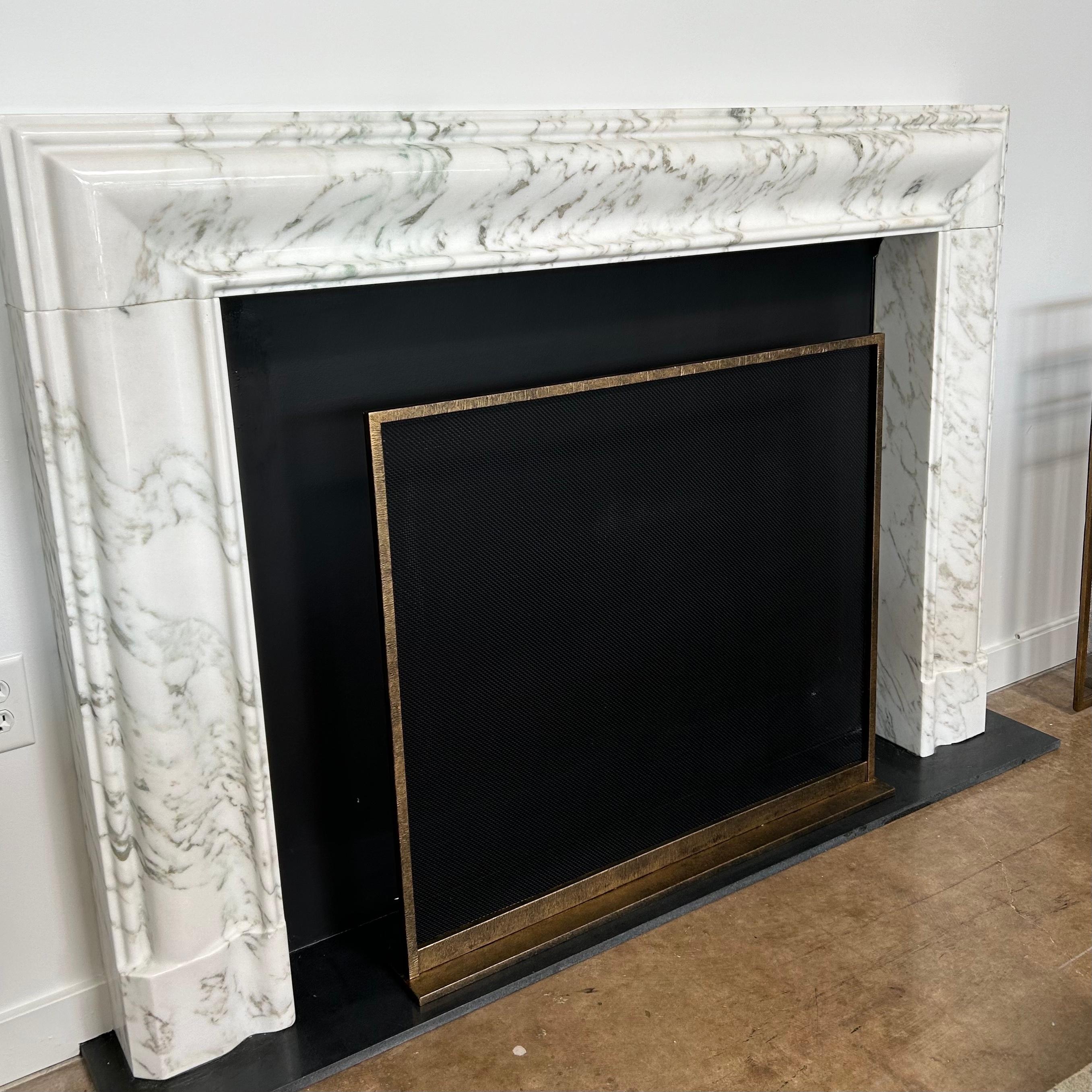 Pare-feu Jackson en or vieilli Neuf - En vente à Dallas, TX