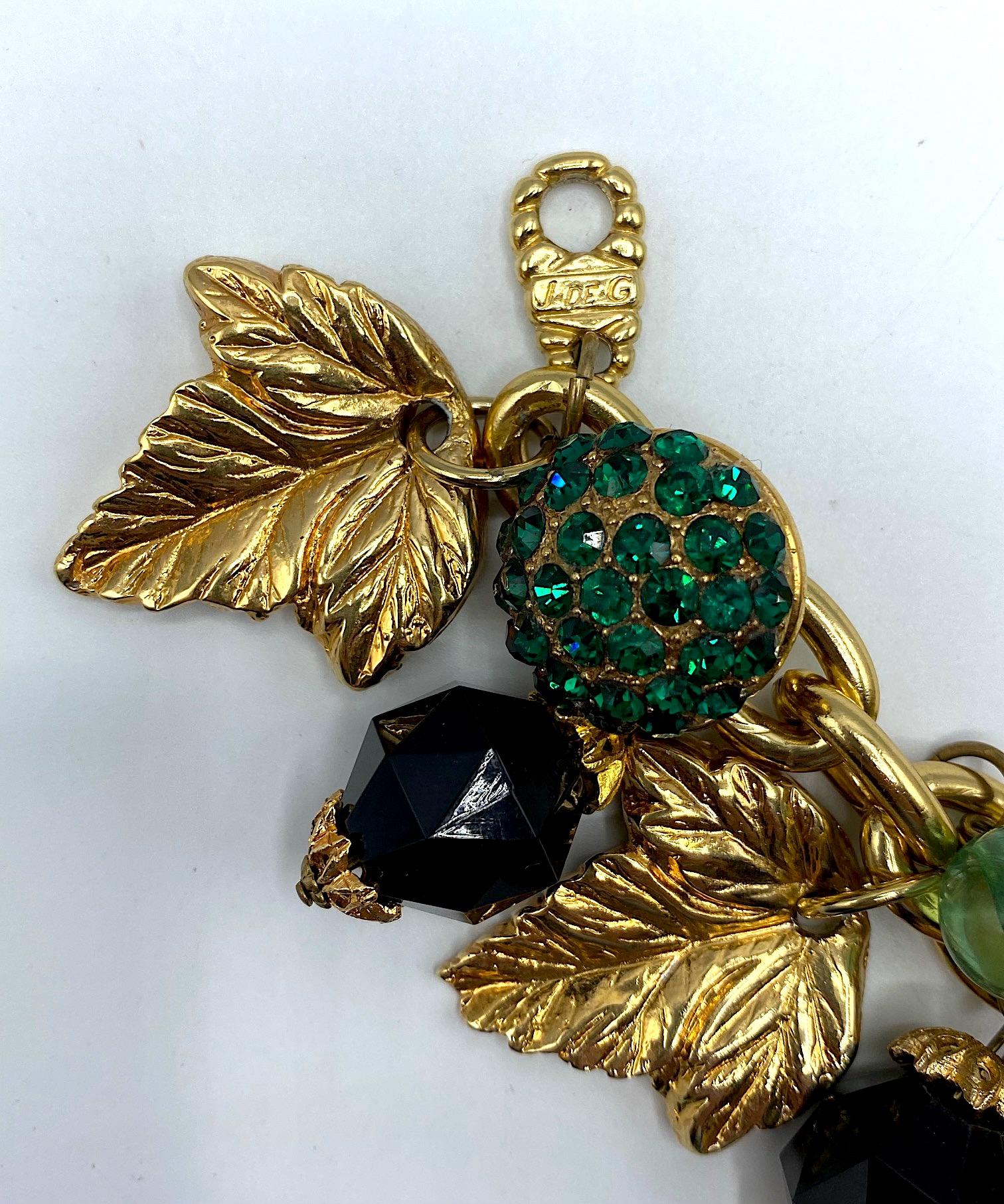 Jacky de G Paris 1980er Jahre Charm-Armband mit Goldblättern und Perlen. im Zustand „Hervorragend“ im Angebot in New York, NY