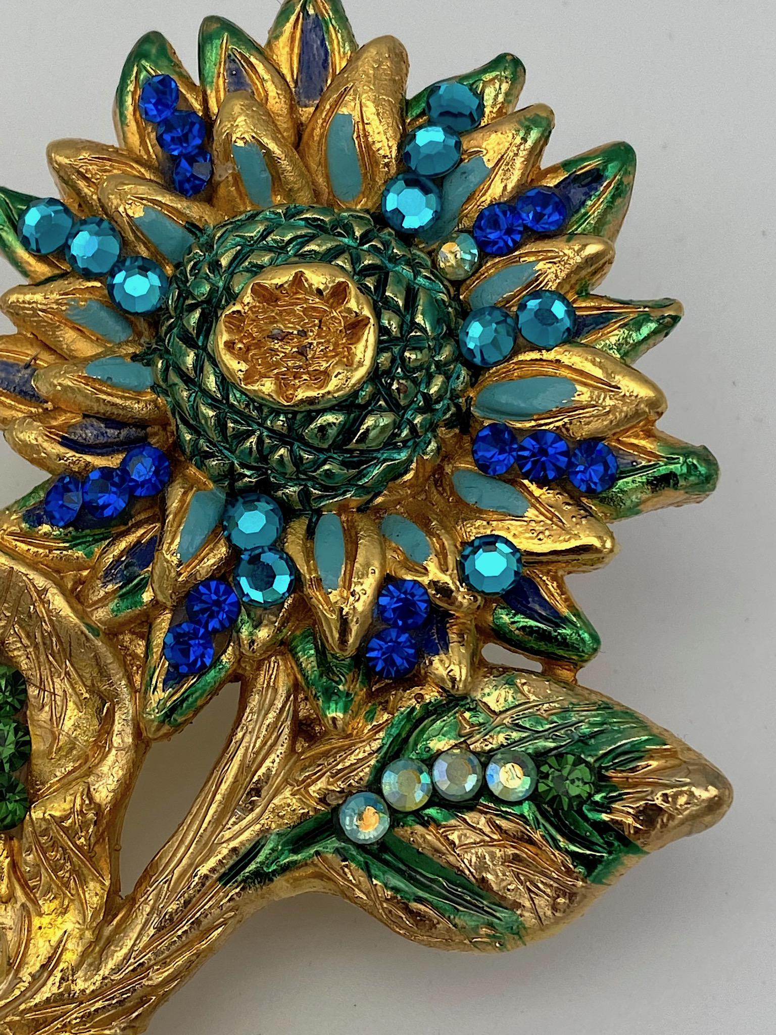 Jacky de G. 1980s Gold Plate on Carved Resin Flower Pin In Good Condition In New York, NY