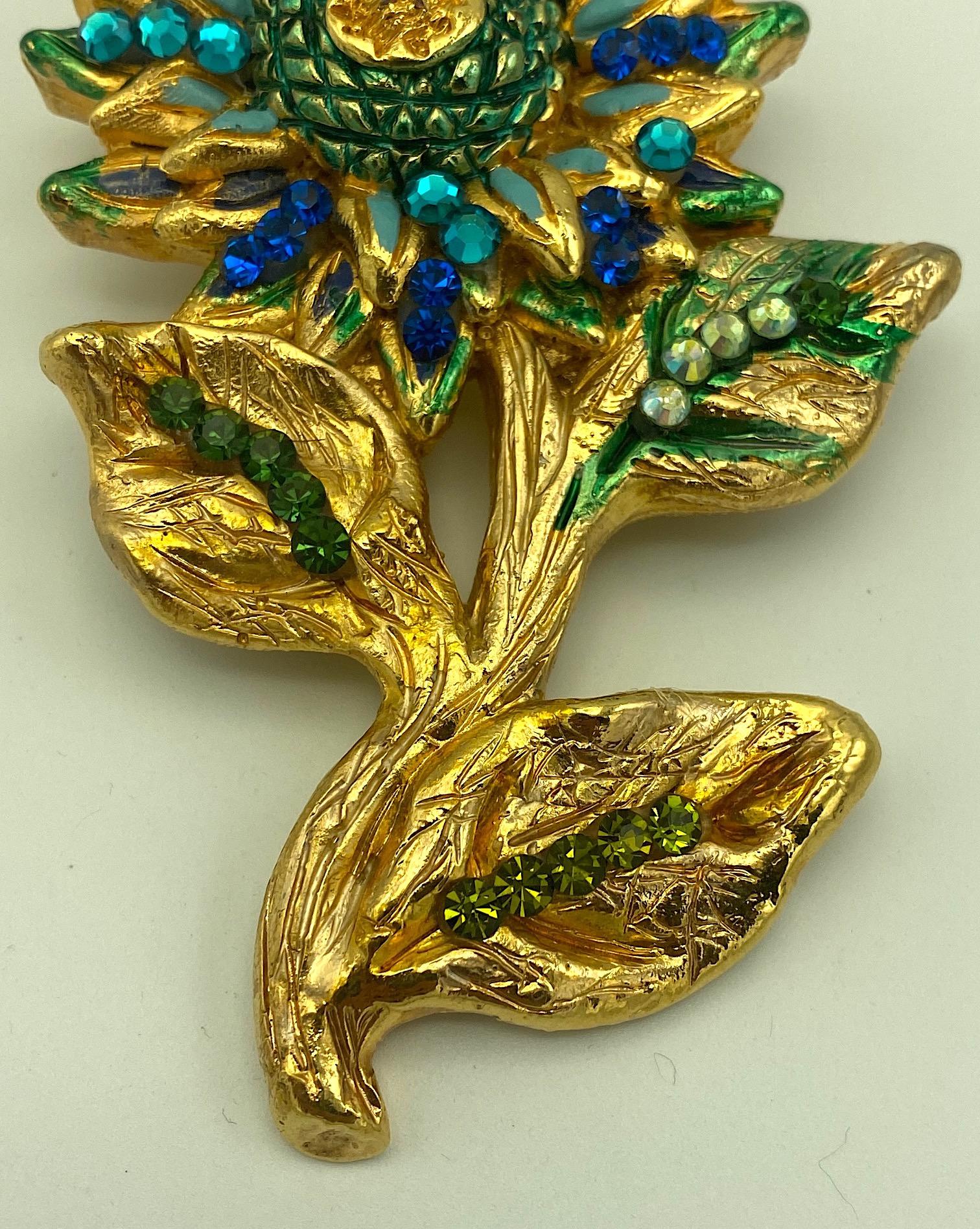 Jacky de G. 1980s Gold Plate on Carved Resin Flower Pin 2