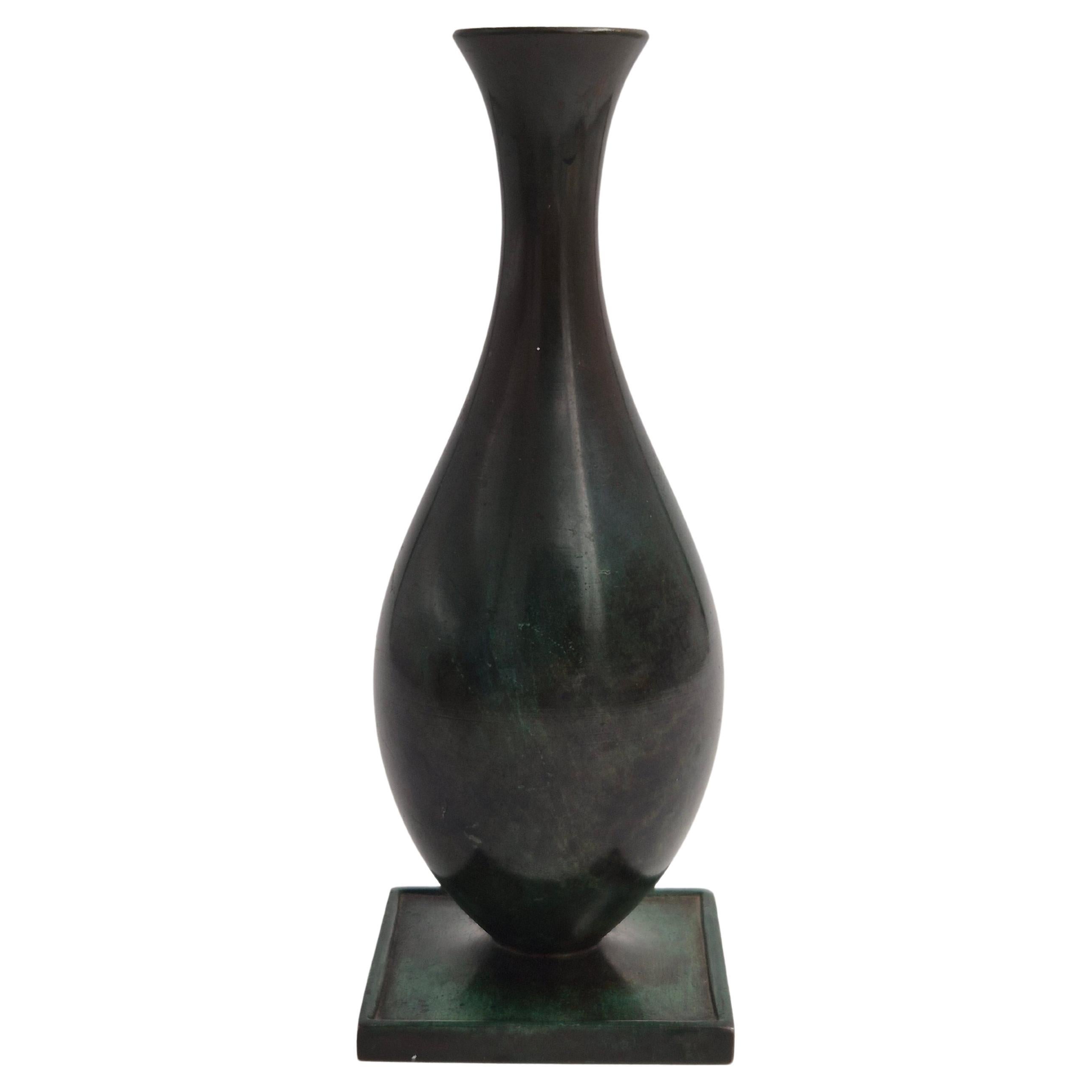 Jacob Ängman  for GAB, vase in solid bronze, Swedish Grace / Art Deco in vendita