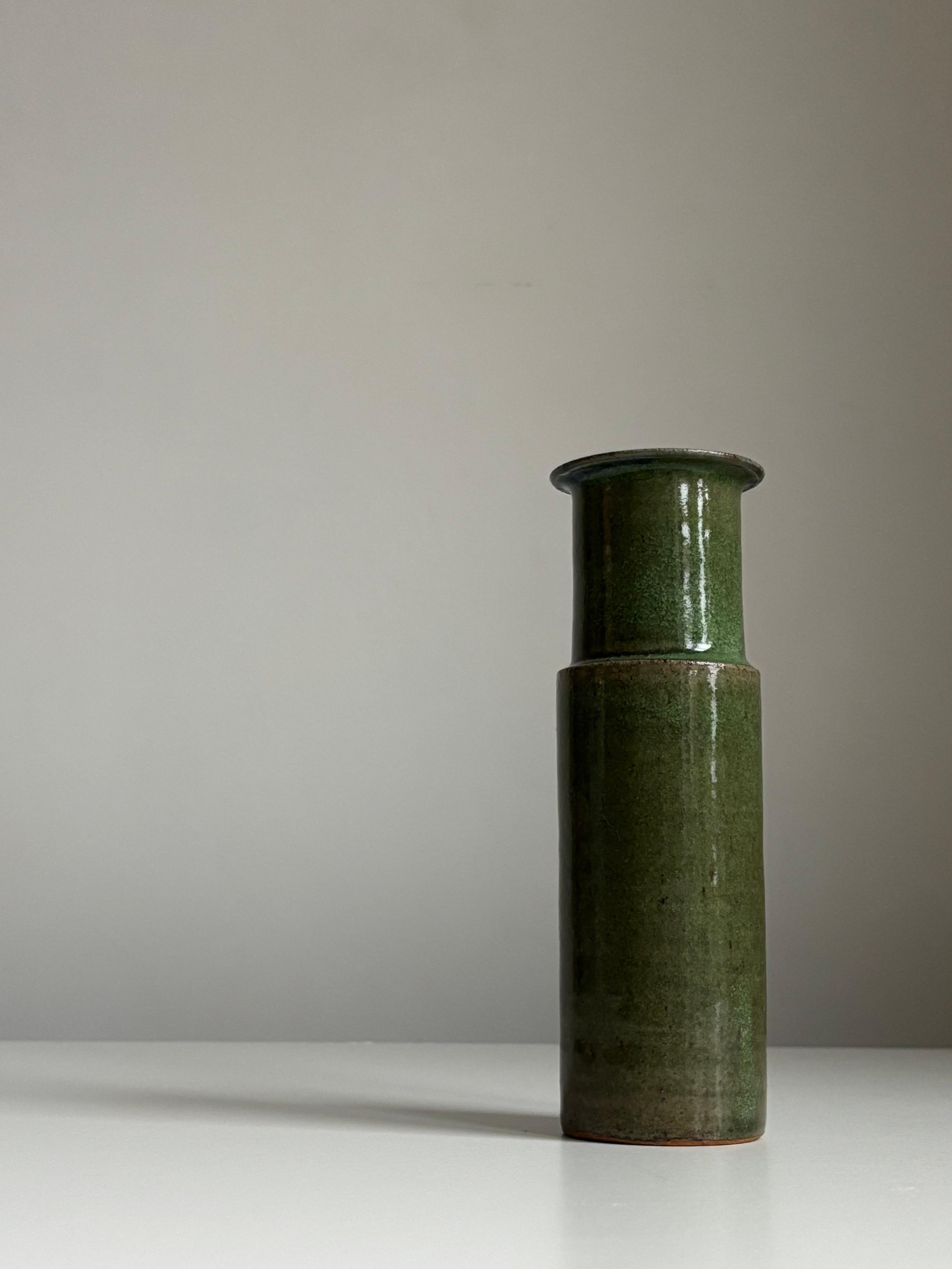Scandinavo moderno Jacob Bang for Arne Bang Slender Modernist Vase, 1960s in vendita