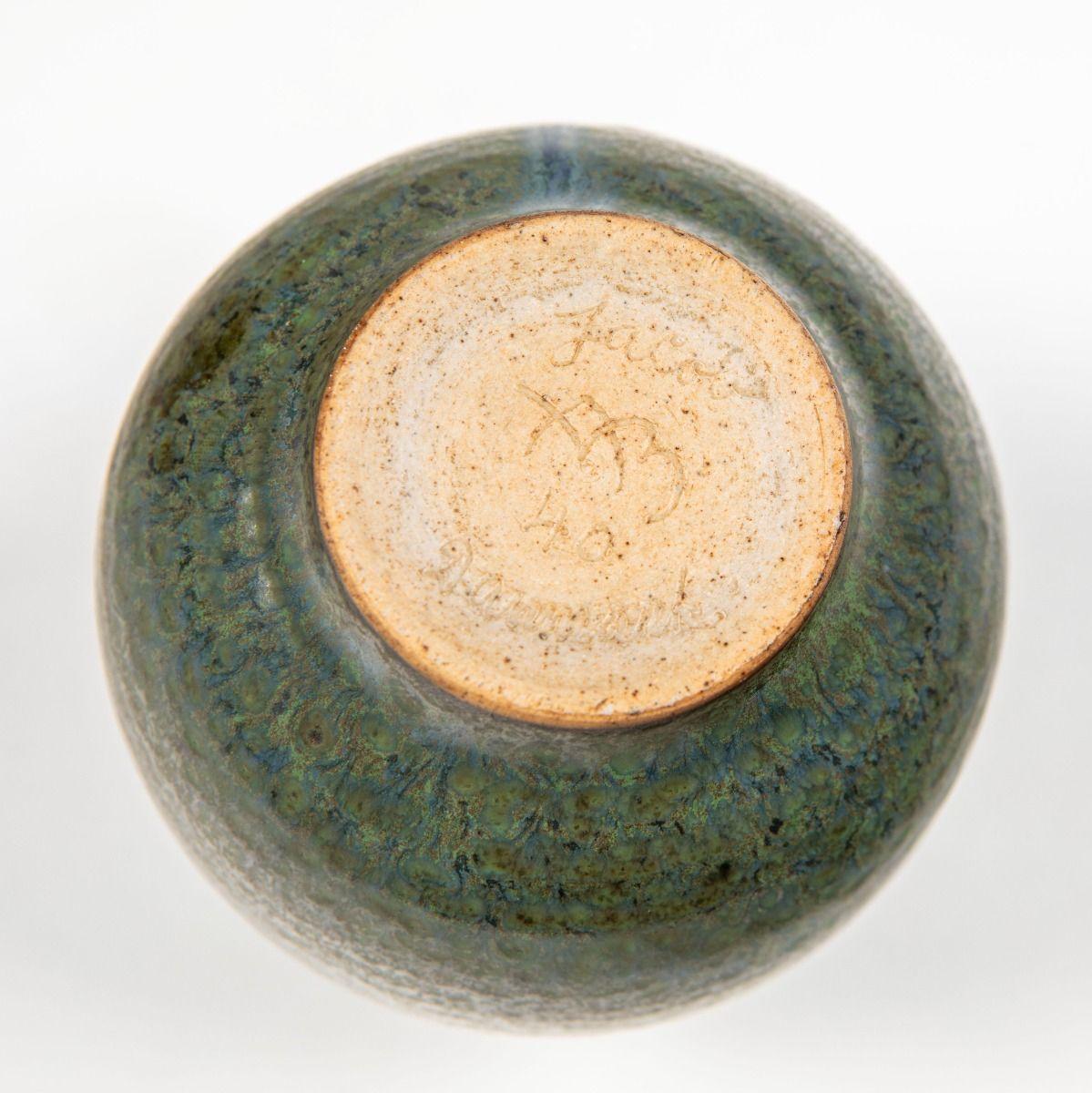20ième siècle Jacob Bang Vase en céramique danoise du milieu du siècle à glaçure bleu-vert en vente
