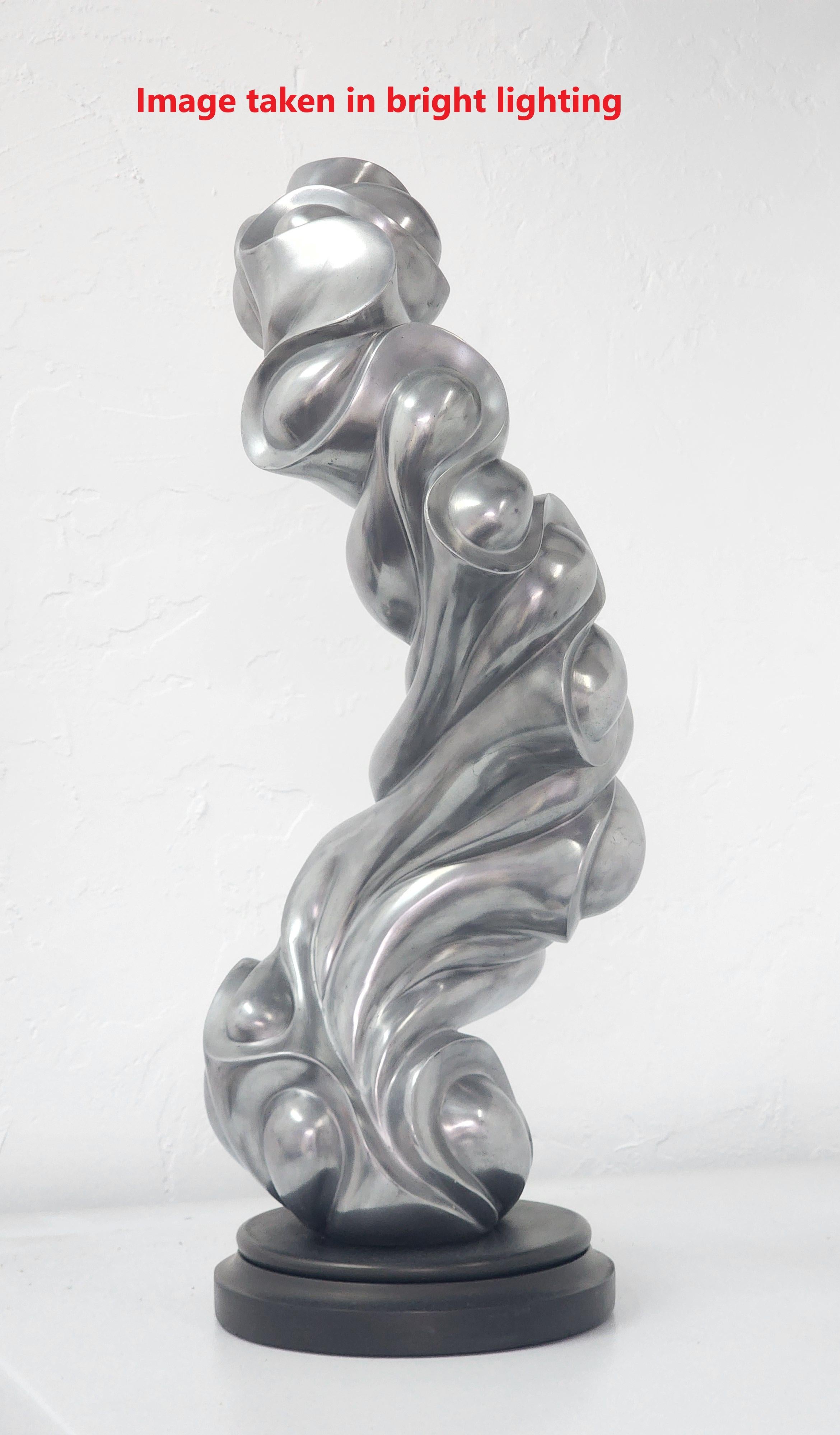 Fluctuación - Escultura abstracta modernista de gran tamaño inspirada en la naturaleza orgánica en venta 7