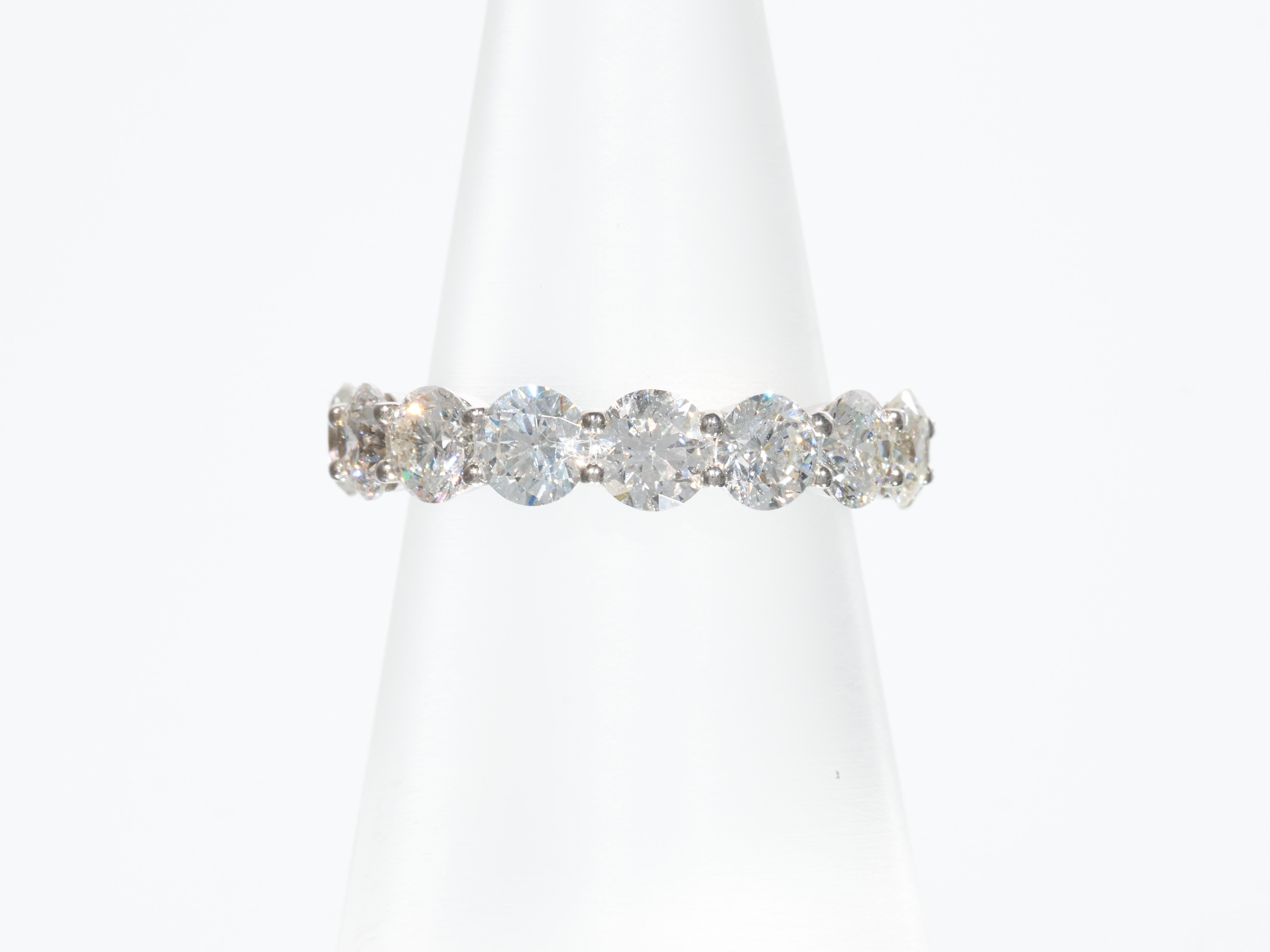 Jacob & Co 
3.15CT Diamond Eternity Ring 

9 Round Brilliant Diamonds
Set on an 18K White Gold Band



Size J
EU 49
US 5
Internal Diameter 15.5mm

Immaculate Condition
Clarity: Si1-Si2   
Colour: G-H
Cut: Very Good


Total Weight: 4.22