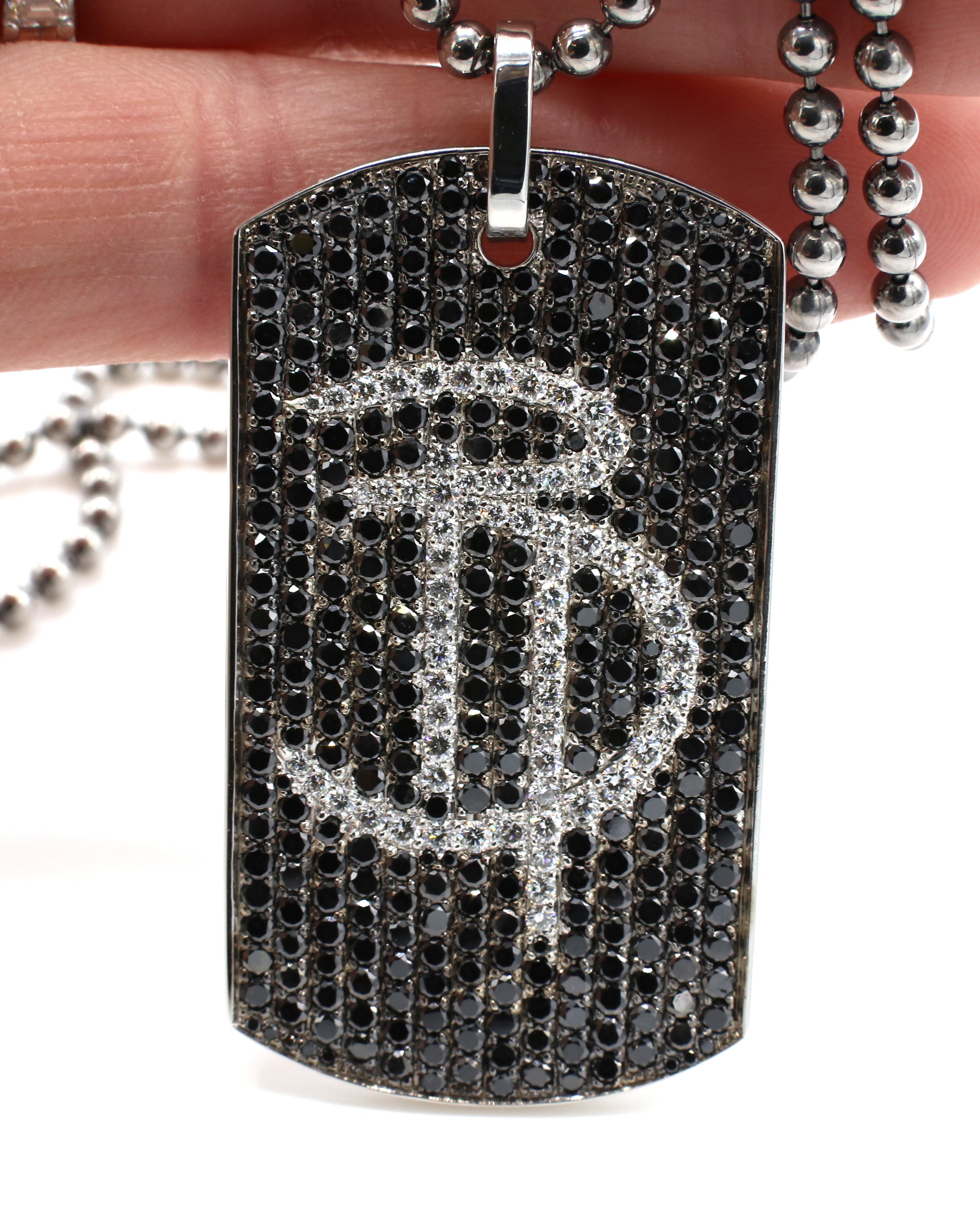 Jacob & Co. Tropfenhalskette aus Weißgold mit Diamant-Hund-Tag 