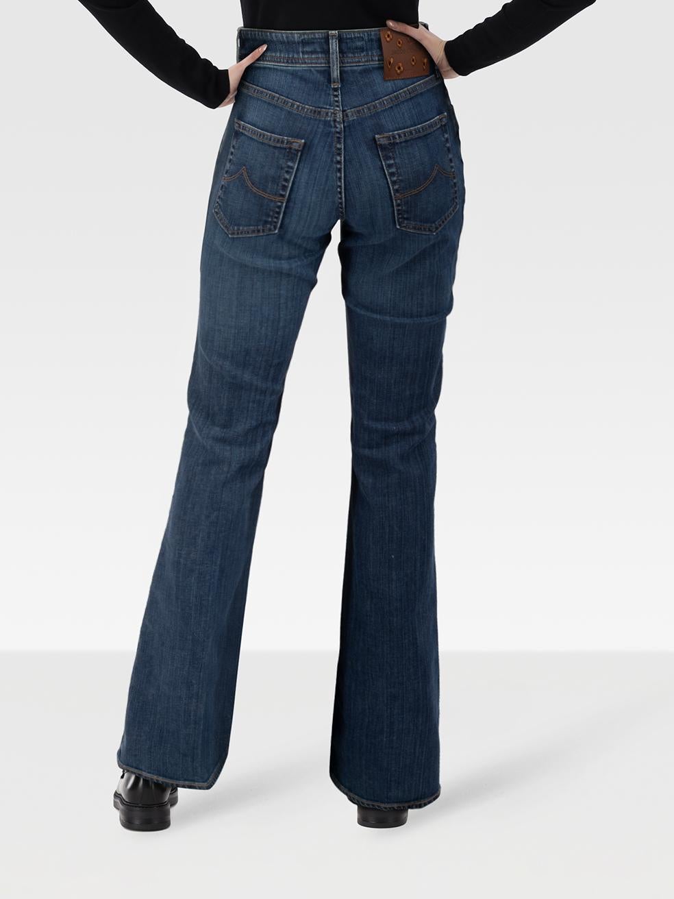 El ESTADO es Nuevo con etiquetas. Este nuevo artículo de reventa del diseñador Jacob Cohen no presenta ningún desgaste visible en los vaqueros.
 
 
 
 Detalles
 
 
 Model No: Victoria
 
 Azul
 
 Vaqueros
 
 Vaqueros
 
 Bootcut
 
 Gran altura
 
 3x