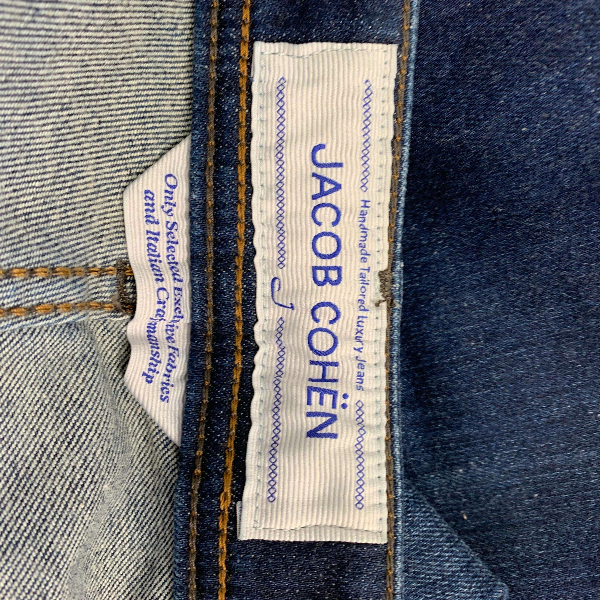 JACOB COHEN Size 34 Blue Contrast 