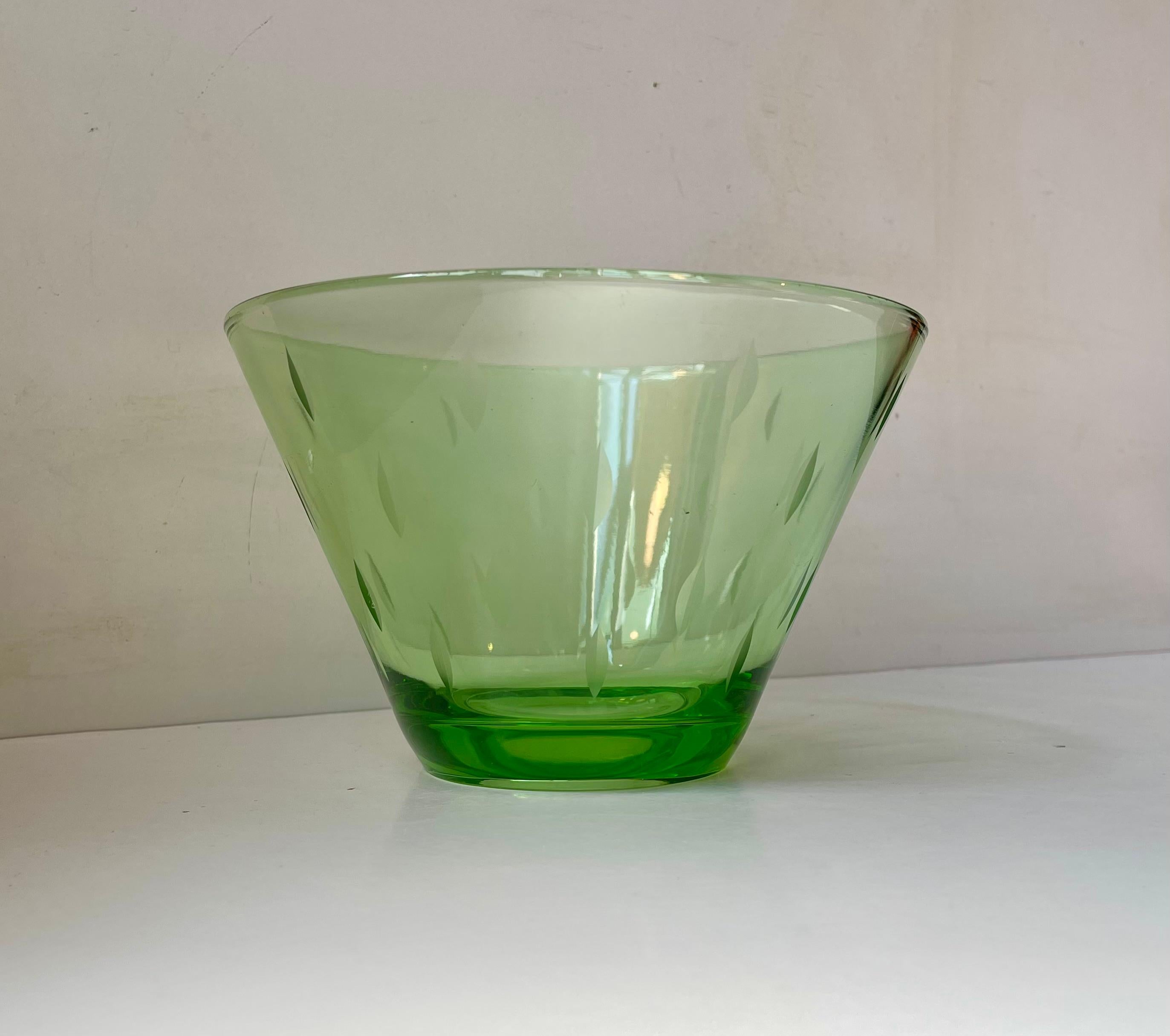Mid-20th Century Jacob E. Bang Uranium Green Art Glass Bowl w. Arrows, 1930s For Sale