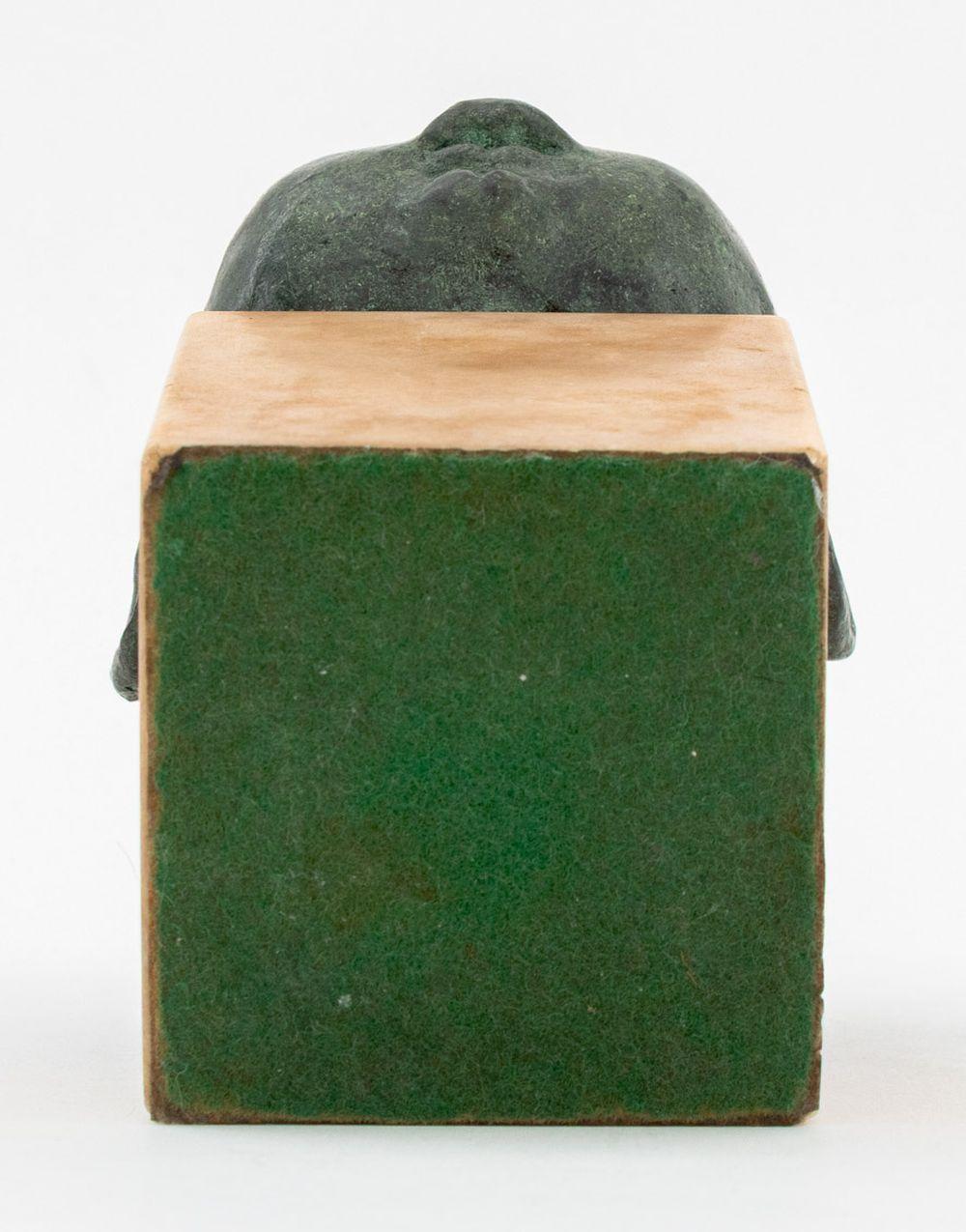 Escultura de bronce de bebé dormido estilo Jacob Epstein en venta 3