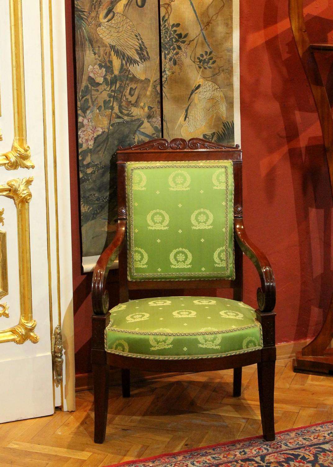 Französische Mahagoni- und grüne Seidenpolster-Sessel mit hoher Rückenlehne von Jacob Jacob, 18. Jahrhundert im Angebot 1