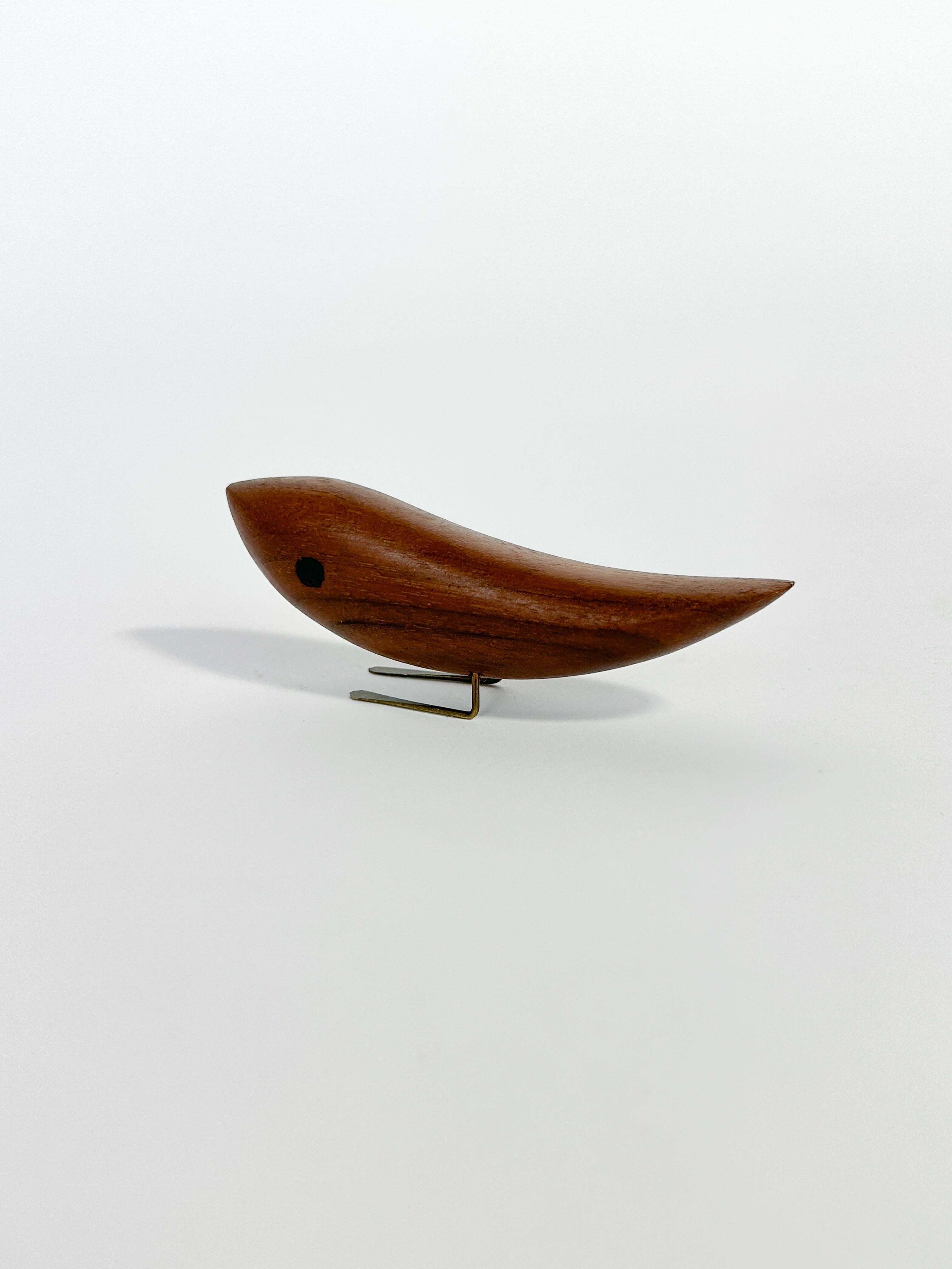 Rare bird sculpture by Danish designer and maker Jacob Hermann, hand crafted in Denmark in the 1950s.

The legs are made of brass, marked underneath with the creators stamp and „Denmark“.


Jacob Hermann was originally trained as a cabinetmaker and