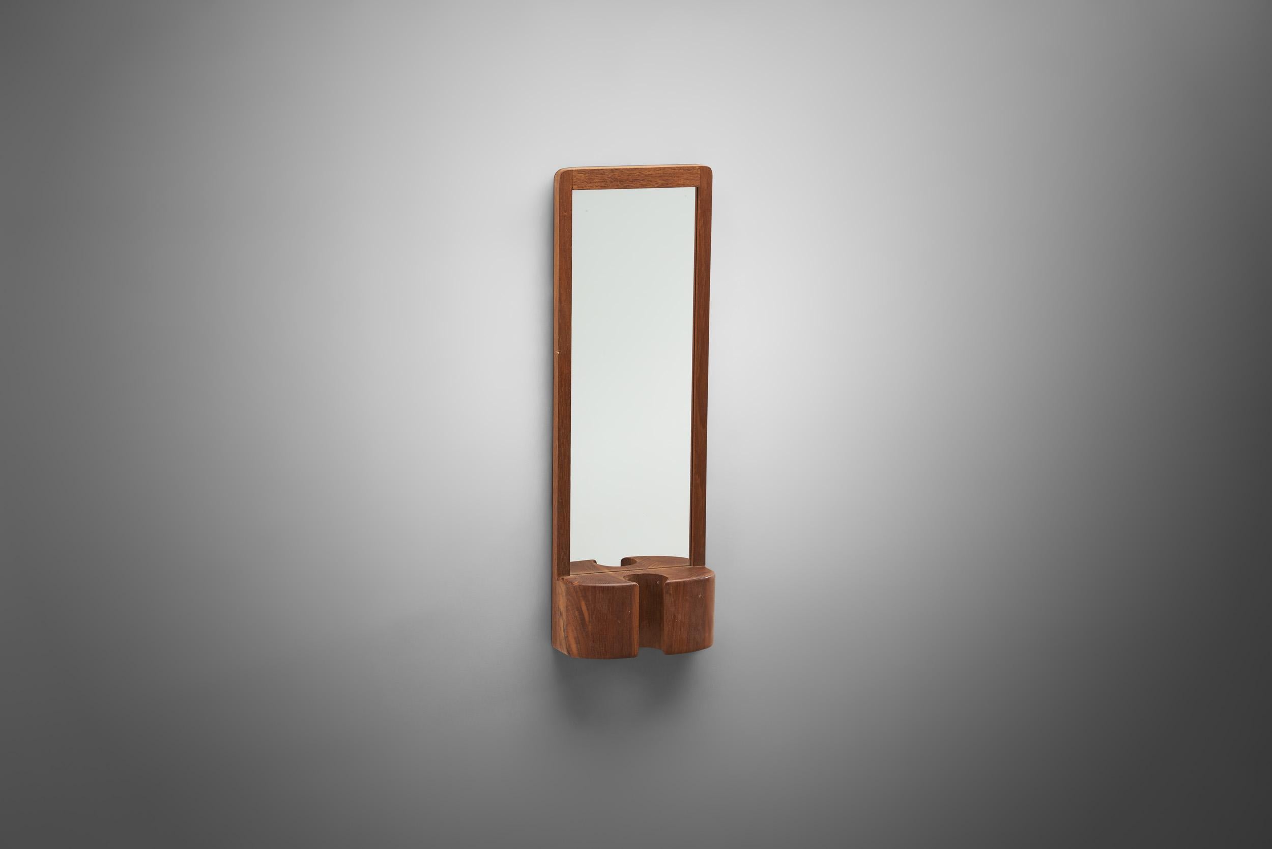 Mirrors are versatile pieces of interior décor with several functions and advantages; they create depth, increase light coverage, and add a statement to any space. Fusing function and form, wall mirrors offer useful reflection while also providing