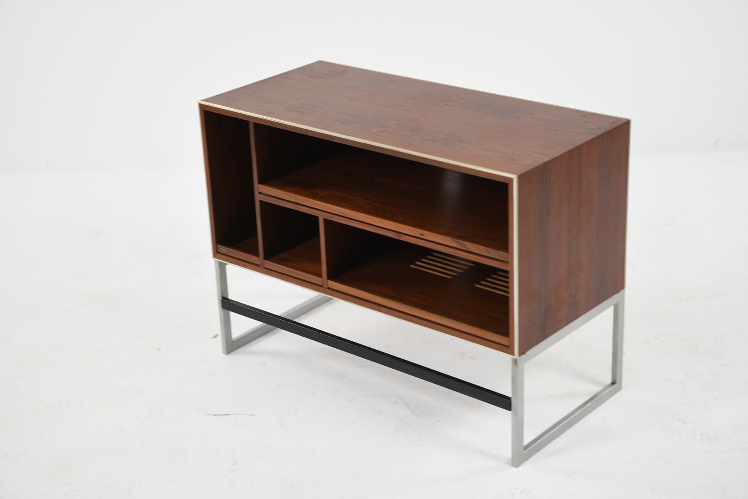 Jacob Jensen for Bang and Olufsen MC30 Hi-Fi Cabinet in Rosewood 2