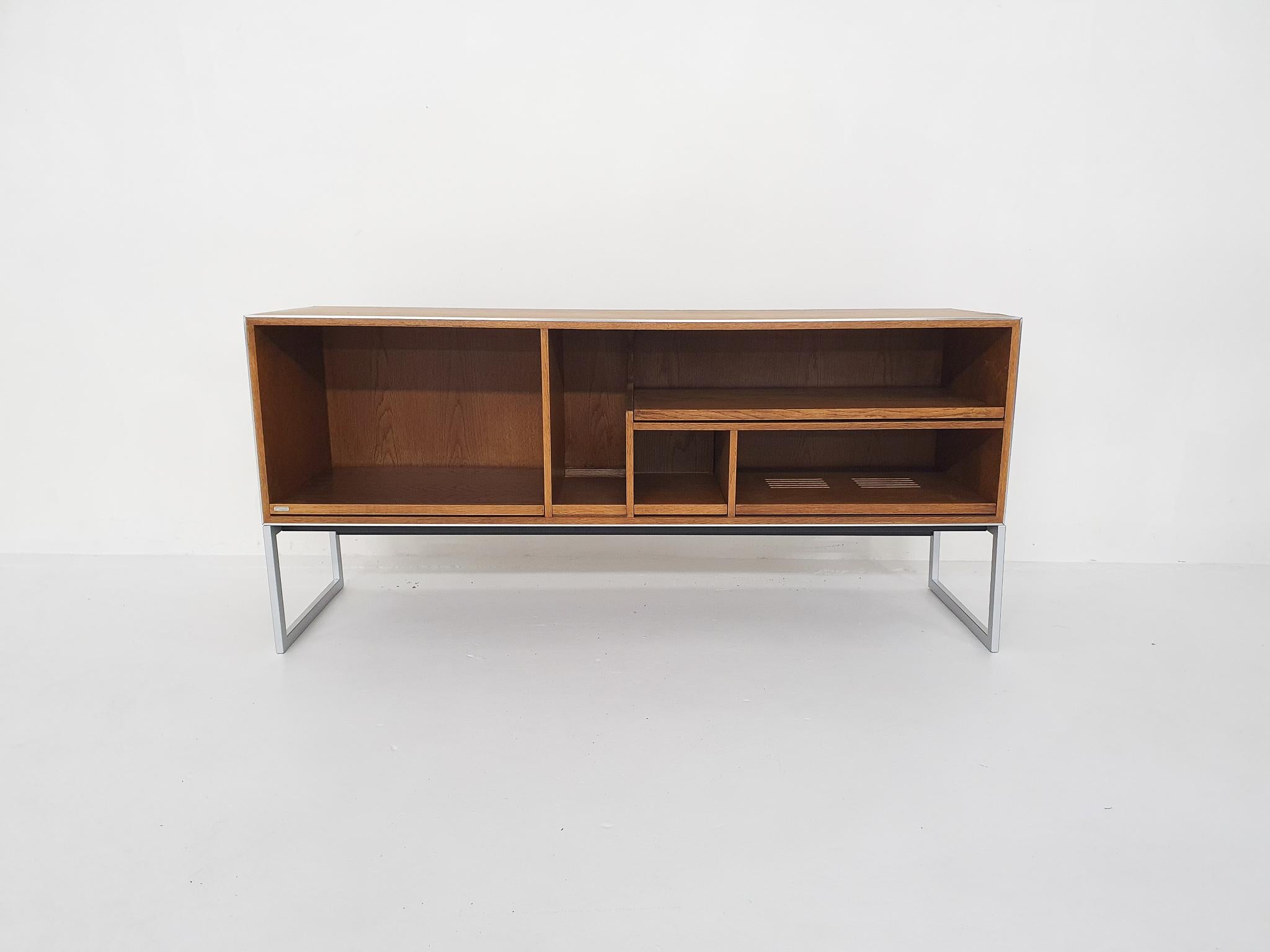 Vintage cabinet, model MC40, for storing hi-fi equipment. Made by Bang & Olufsen and designed by Danish Mid-Century designer Jacob Jensen in the 1970s.

If you are looking for a vintage cabinet for storing your audio equipment, your choice is