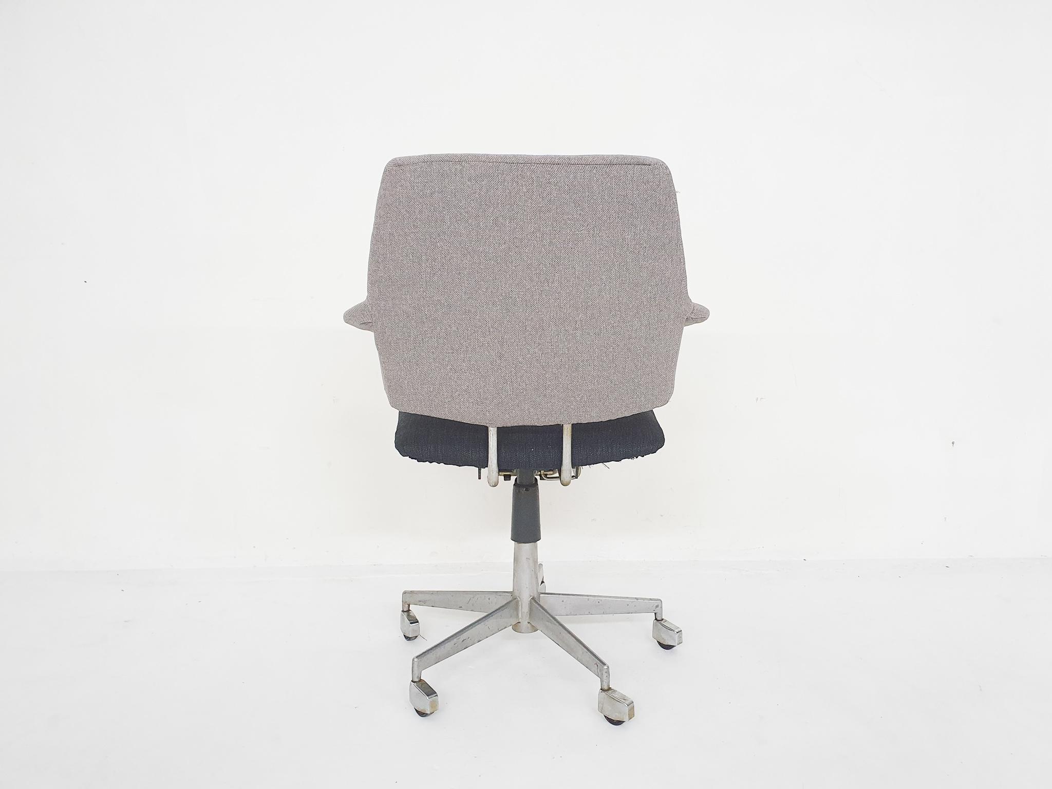 Metal Jacob Jensen for Labofa adjustable desk chair, Denmark 1960's For Sale