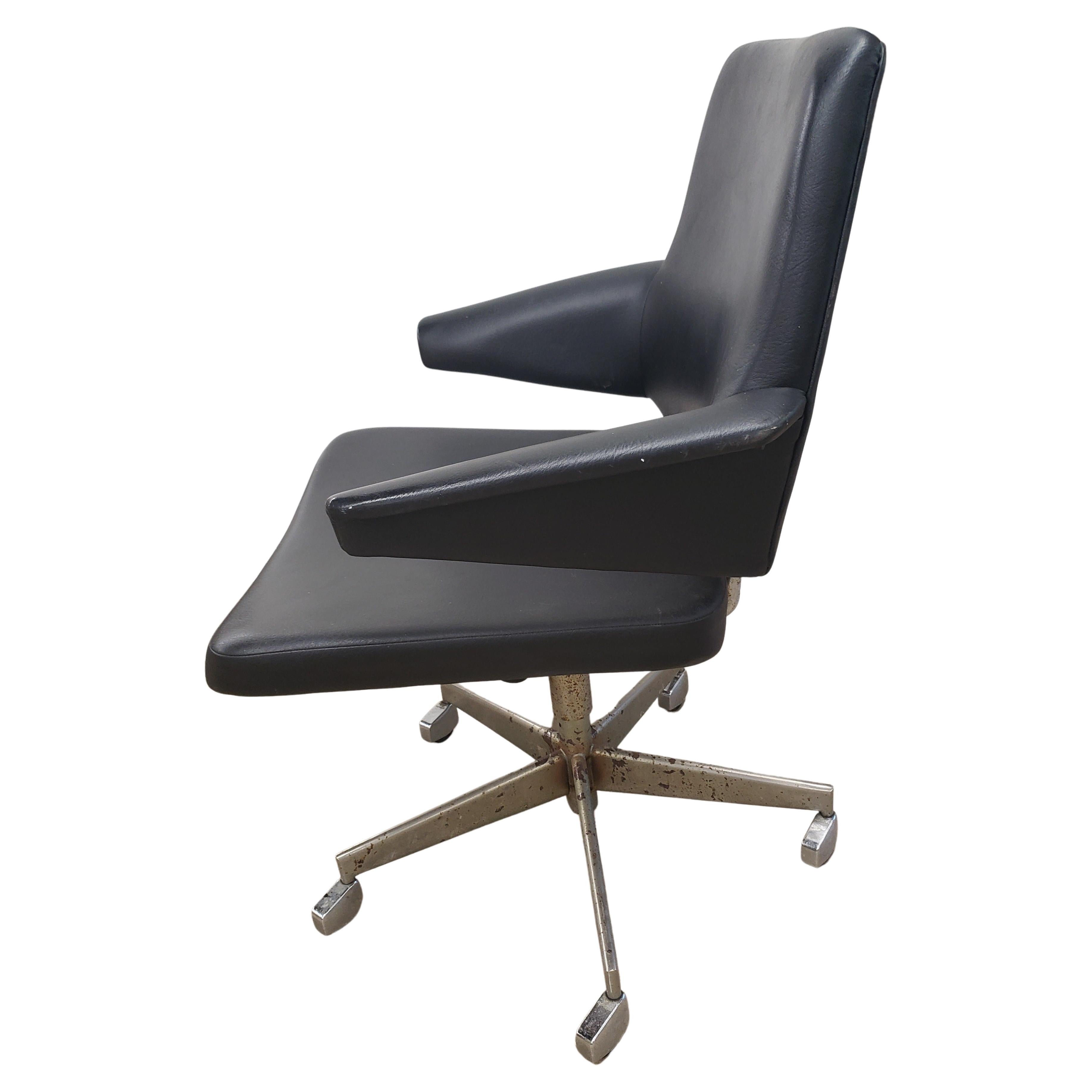 Mid-Century Modern Jacob Jensen for Labofa Black Leather Office Chair For Sale