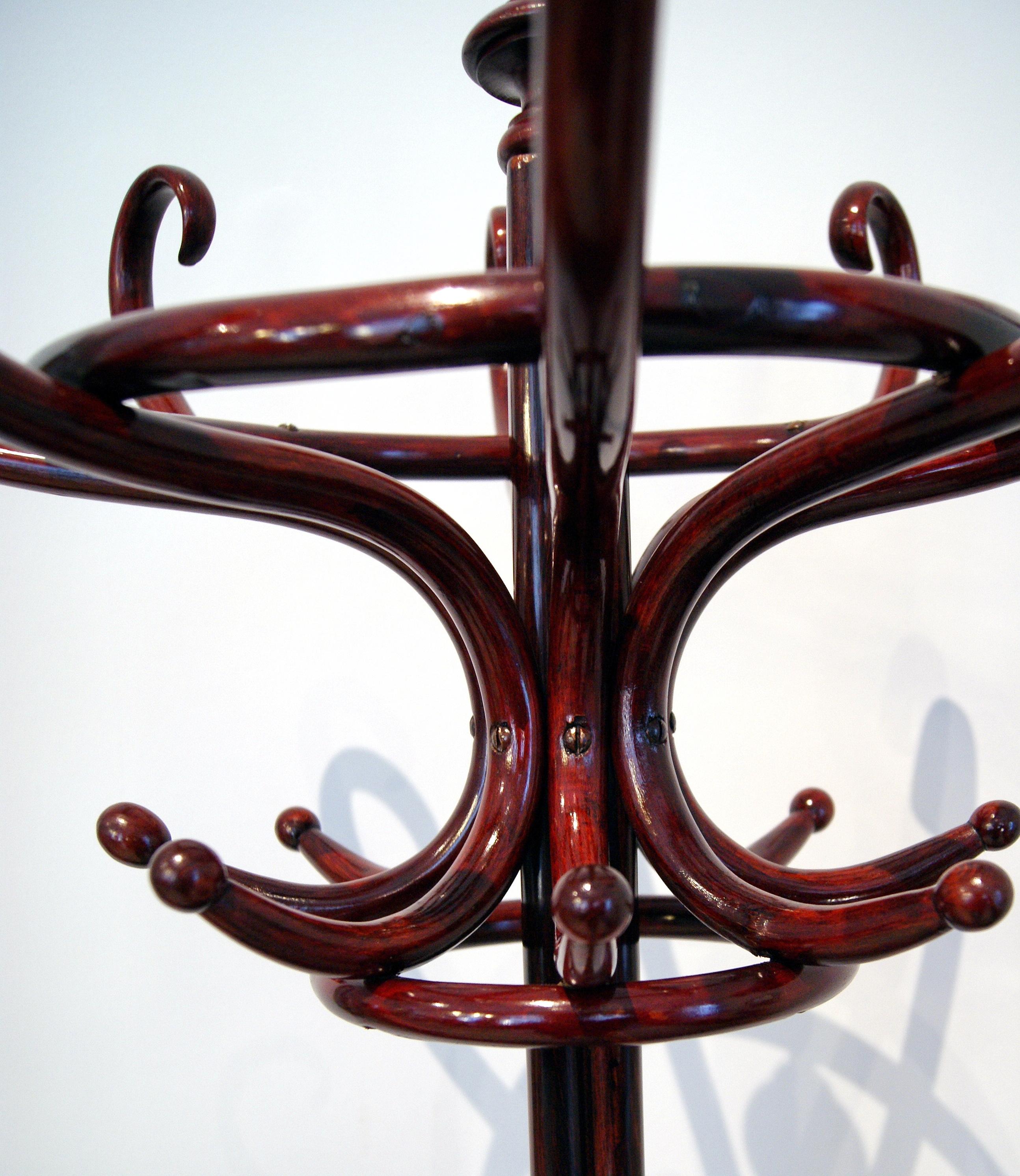 Jacob & Josef Kohn Art Nouveau Coat Rack Model 1092 Beech Mahogany Stained, 1900 In Excellent Condition In Vienna, AT
