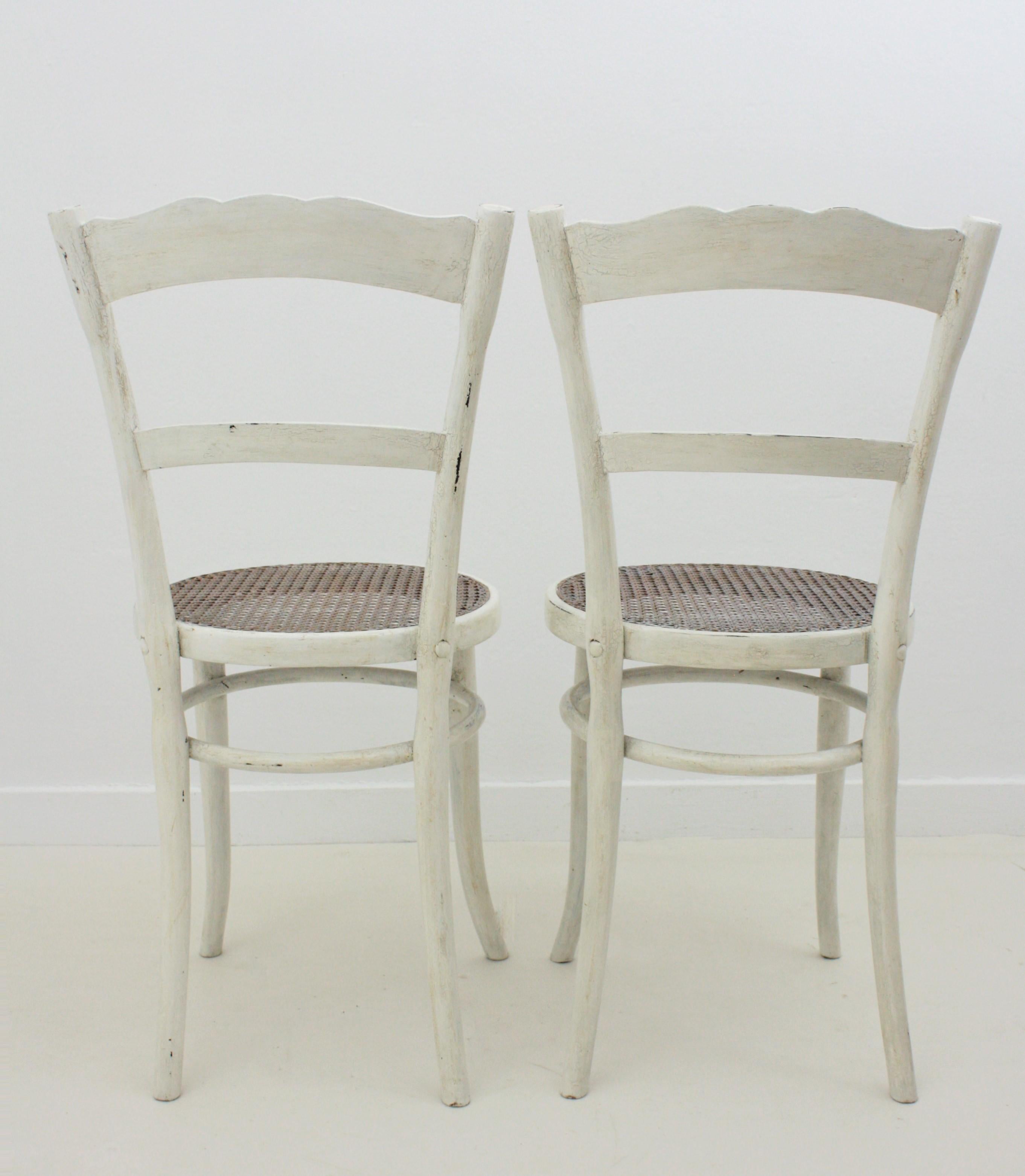 20ième siècle Jacob & Josef Kohn Paire de chaises patinées avec sièges en osier:: Sécession viennoise en vente