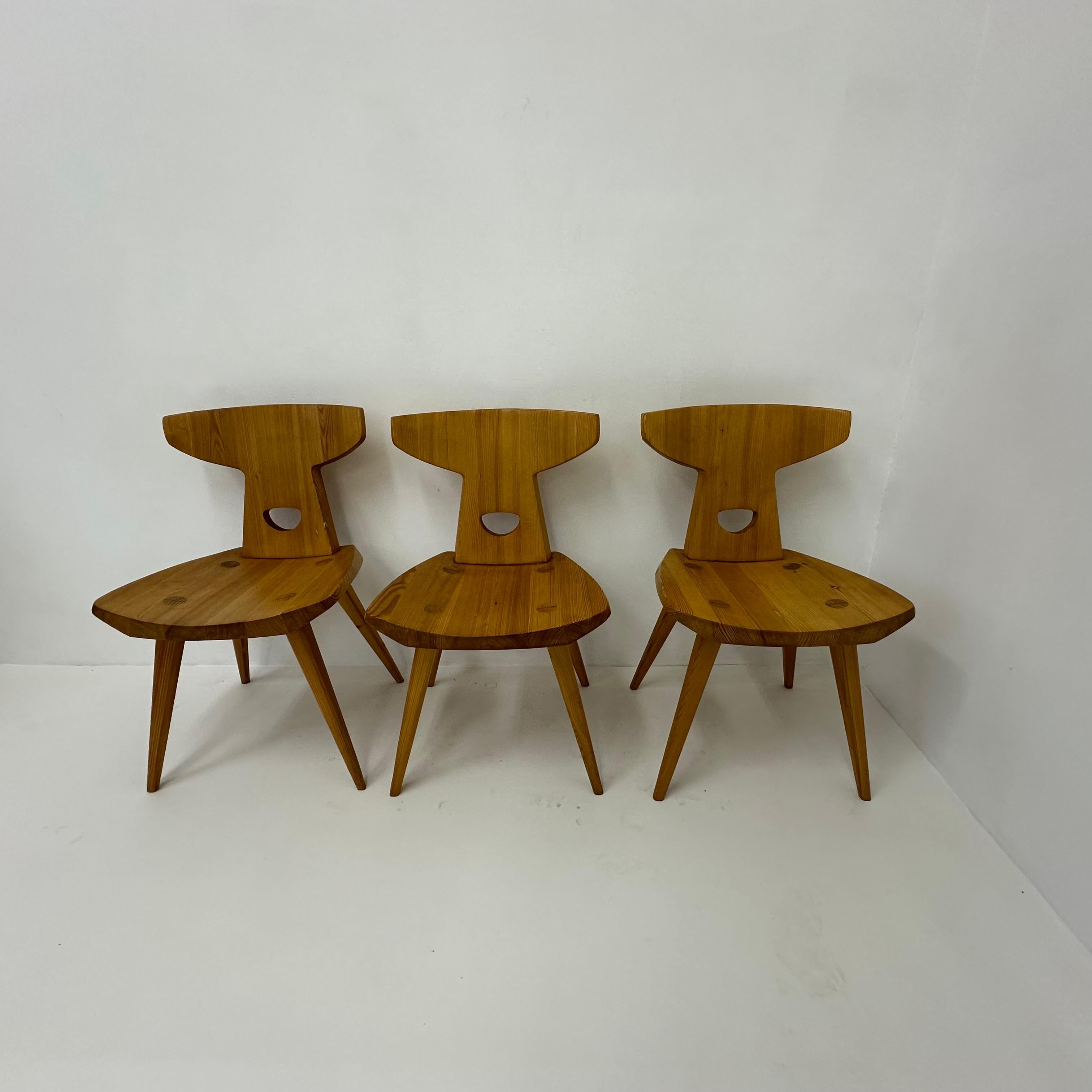 Metà XX secolo Sedie da pranzo Jacob Kielland-Brandt in pino massiccio Danimarca , anni '60 in vendita
