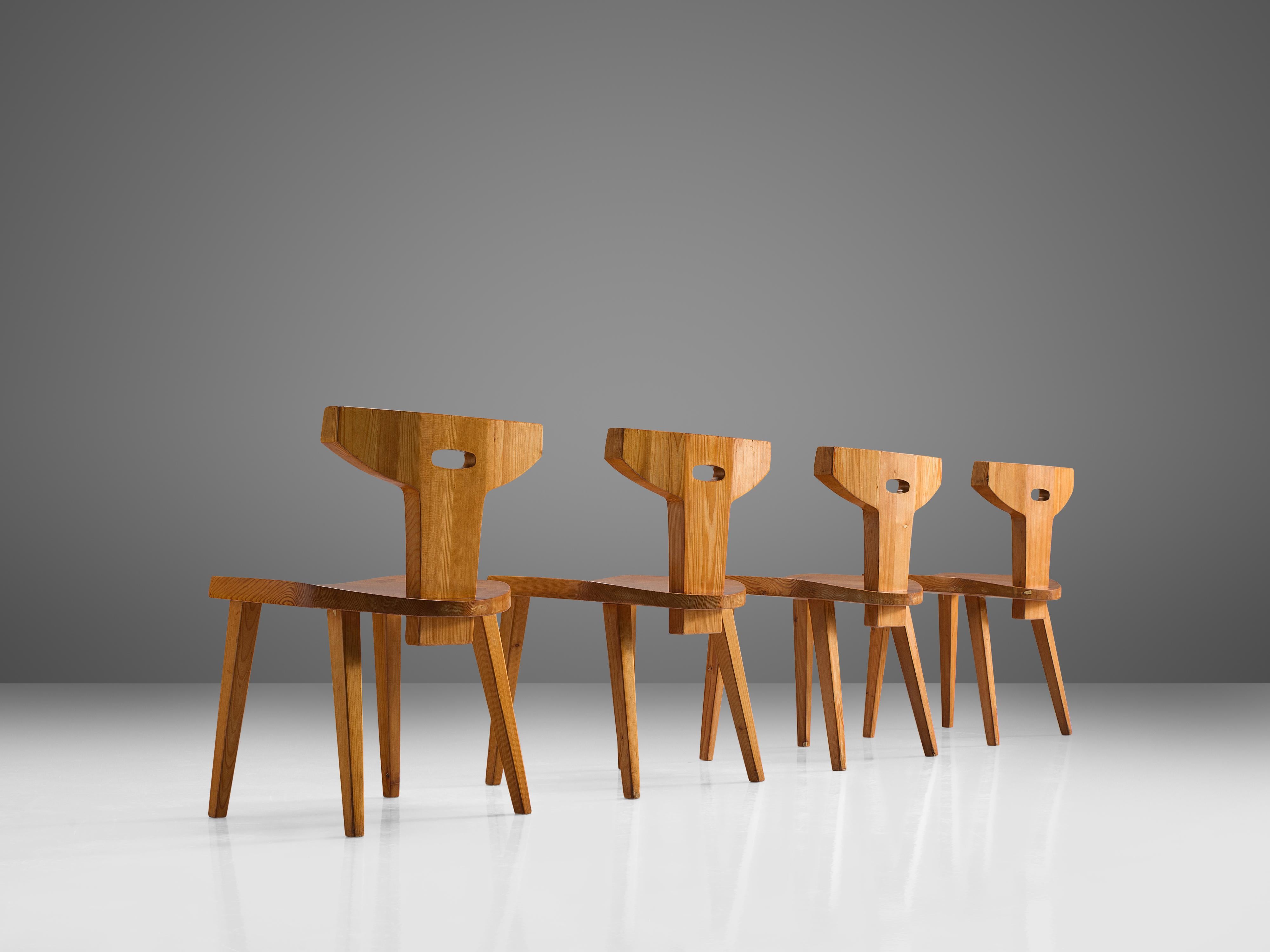 Jacob Kielland-Brandt, set of four dining chairs, solid pine, Denmark, 1960s

This remarkable set holds a strong expression. The backrests have an open look and organically support and optimize the seating comfort. The wood structure has a beautiful