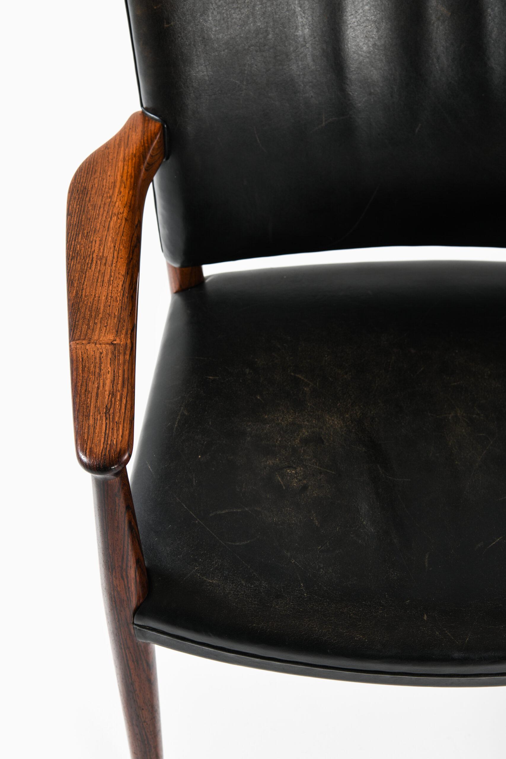 Rare armchair model M70/21 designed by Jacob Kjær. Produced by cabinetmaker Jacob Kjær in Denmark.