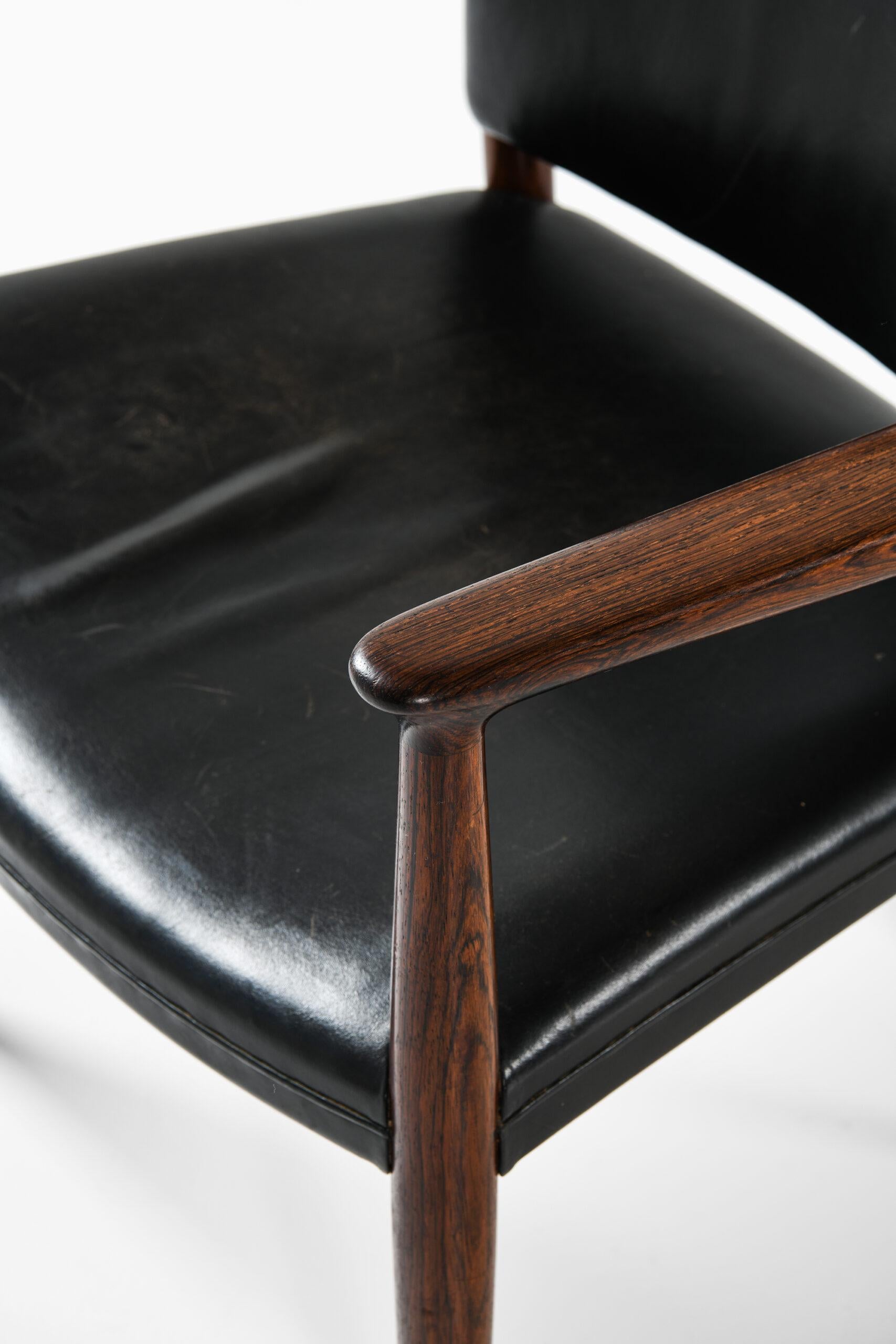 Fauteuil Jacob Kjær Modèle M70/21 Produit par l'ébéniste Jacob Kjær Bon état - En vente à Limhamn, Skåne län